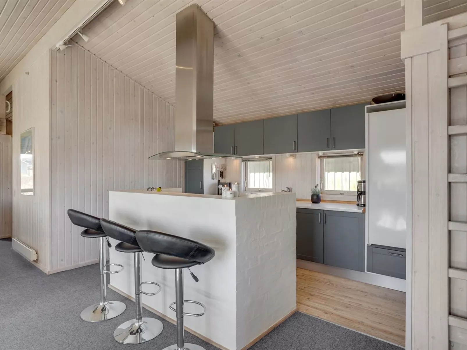 "Fanney" - 100m from the sea-Inside