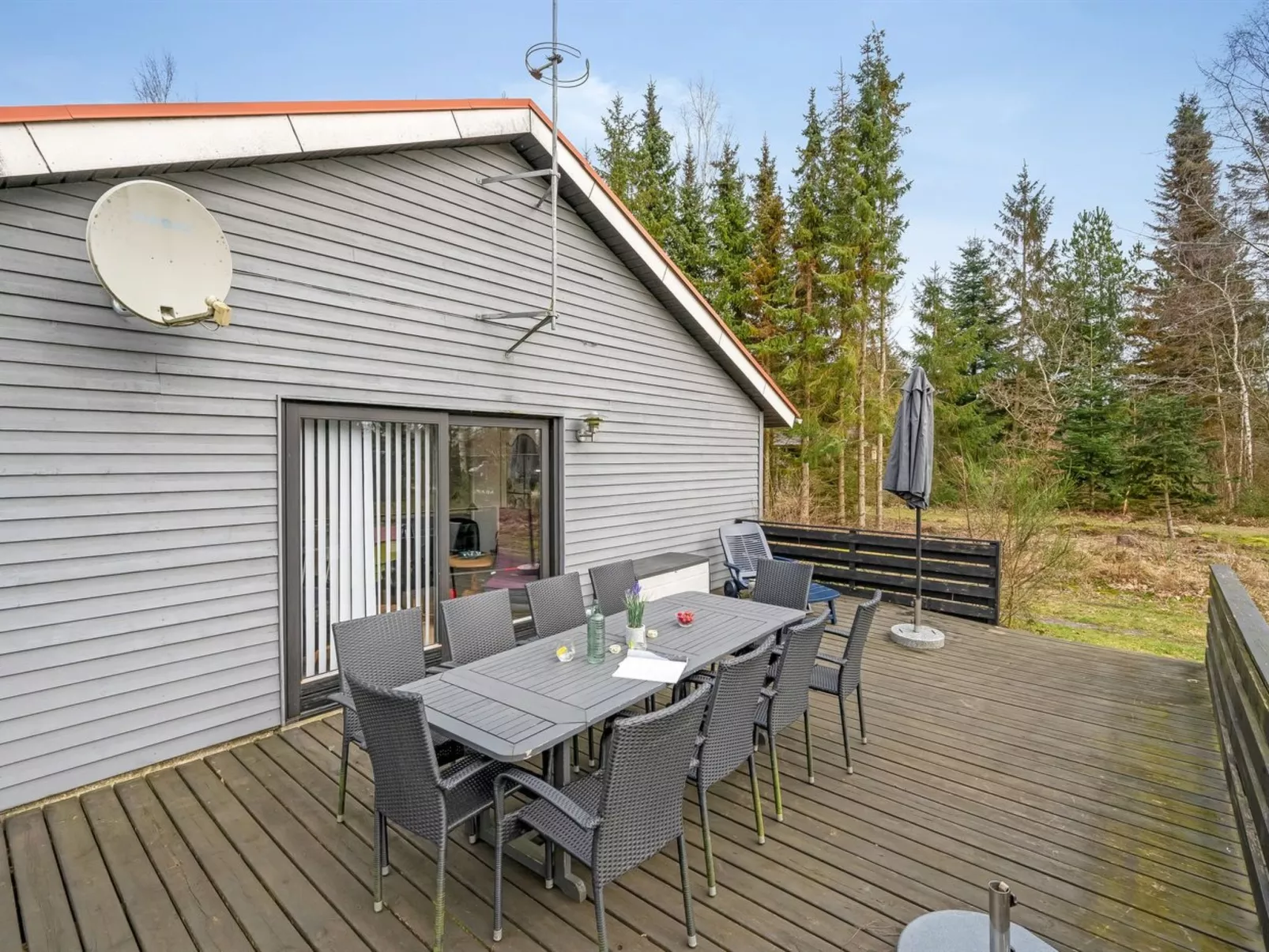 "Anine" - 200m to the fjord-Outside