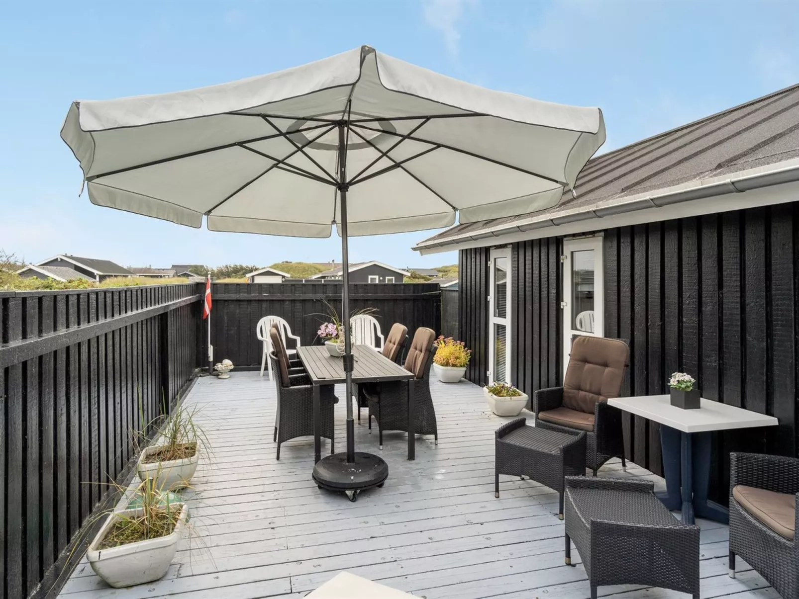 "Arwen" - 200m from the sea-Outside