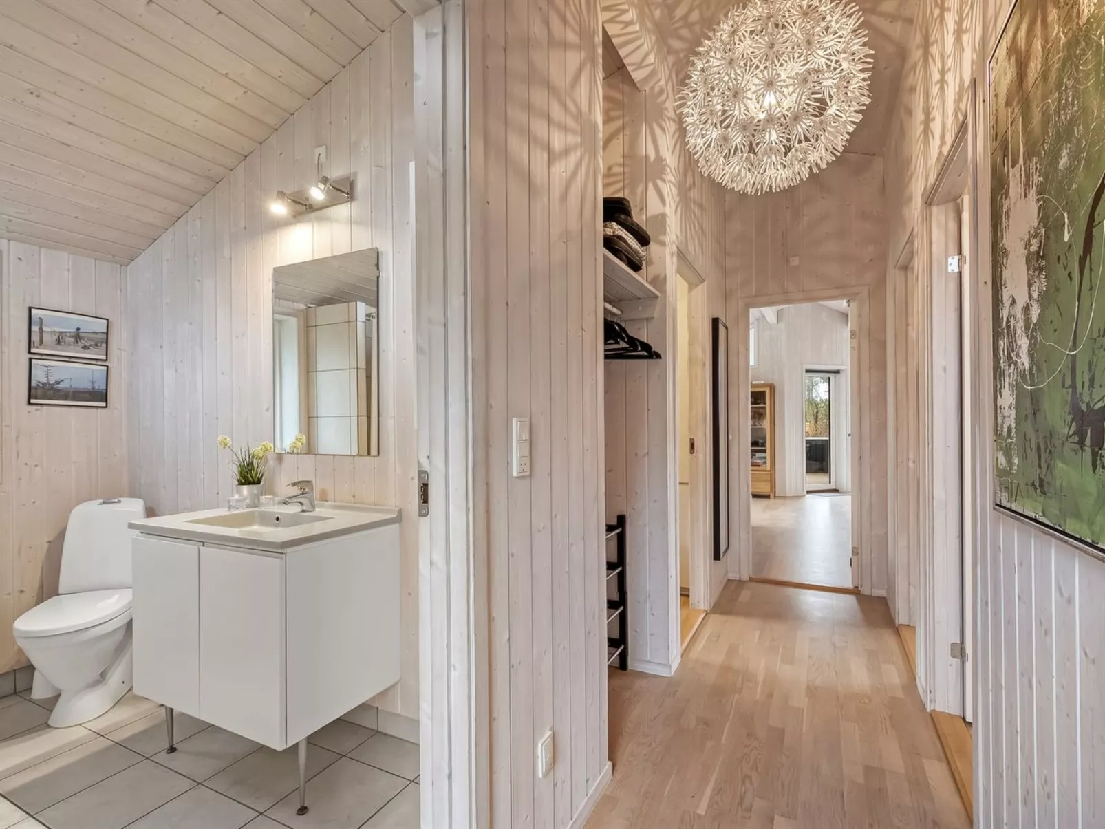 "Helen" - 500m to the fjord-Inside