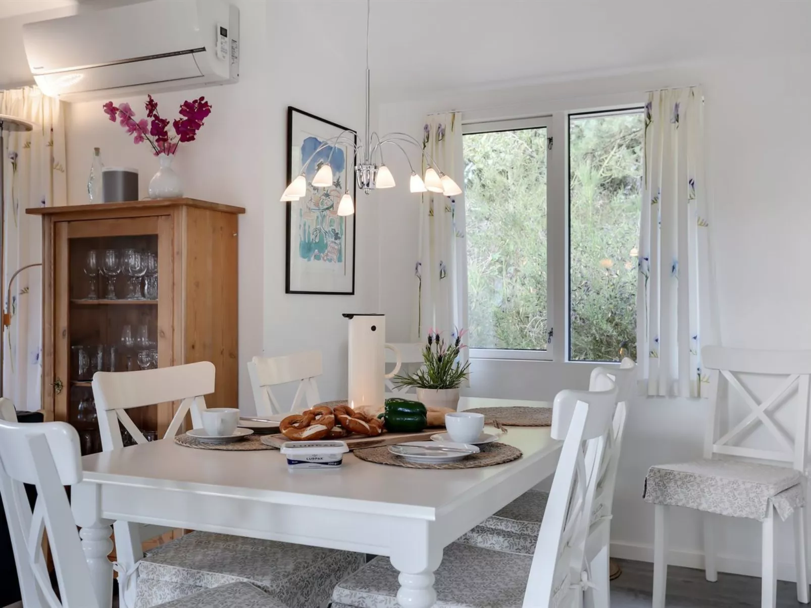 "Poul" - 100m from the sea-Drinnen