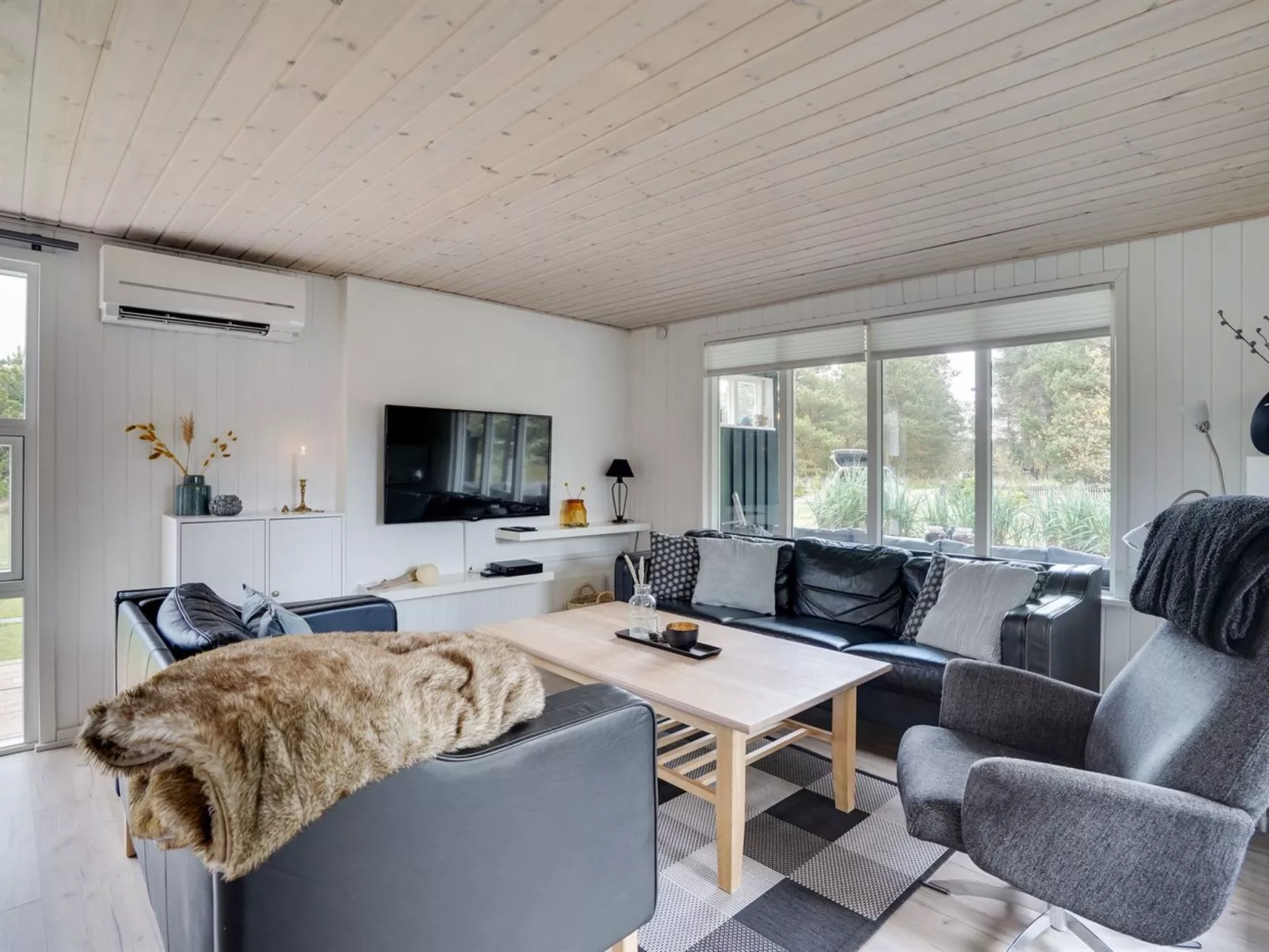 "Monja" - 2.2km from the sea-Drinnen