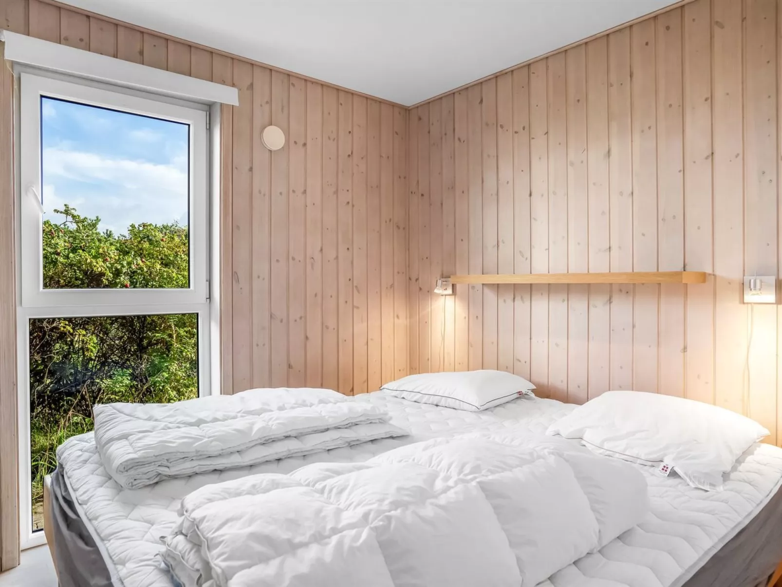 "Skamhals" - 700m from the sea-Inside