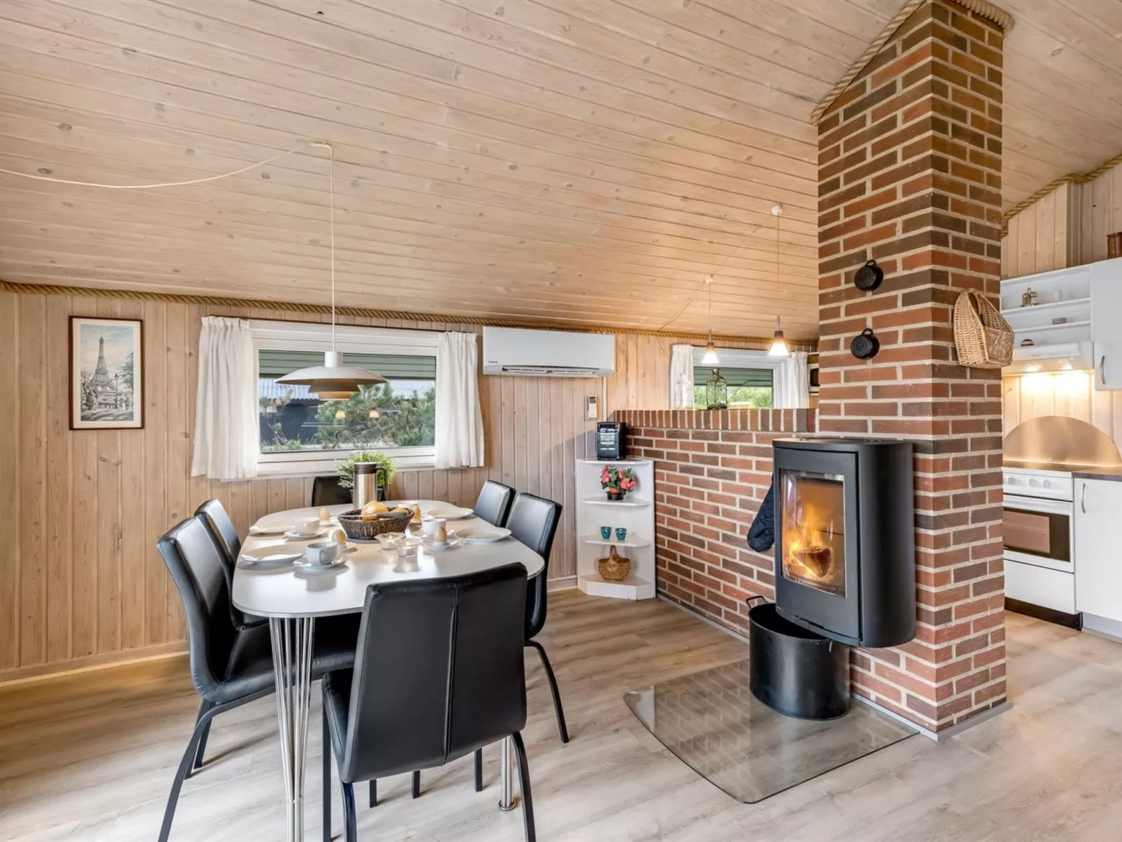 "Unni" -  from the sea-Inside