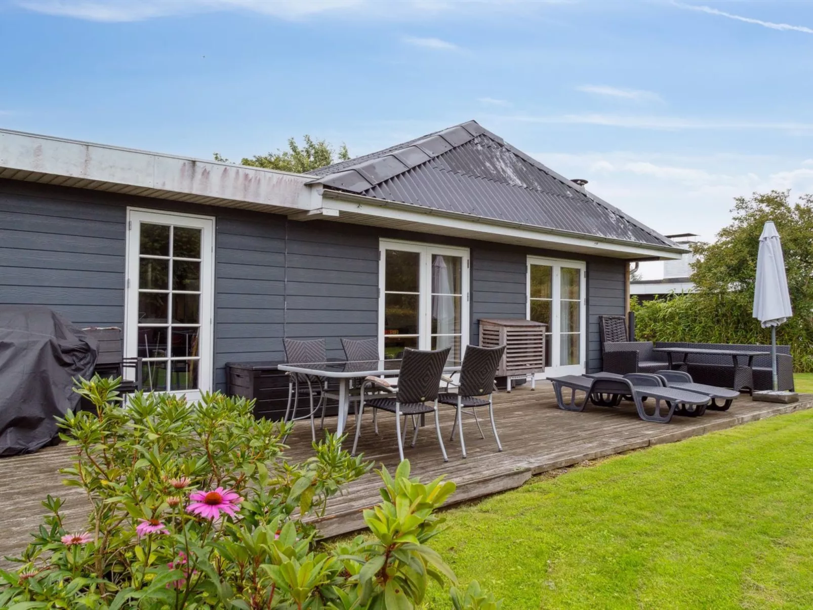 "Thala" - 150m from the sea-Outside