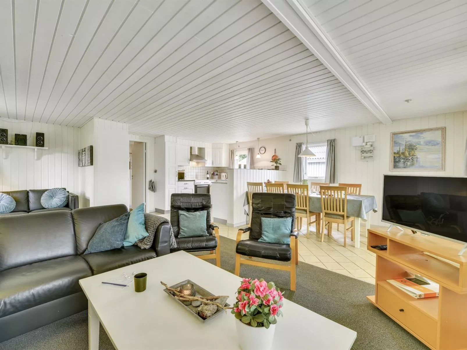 "Elizabeth" - 400m to the fjord-Inside