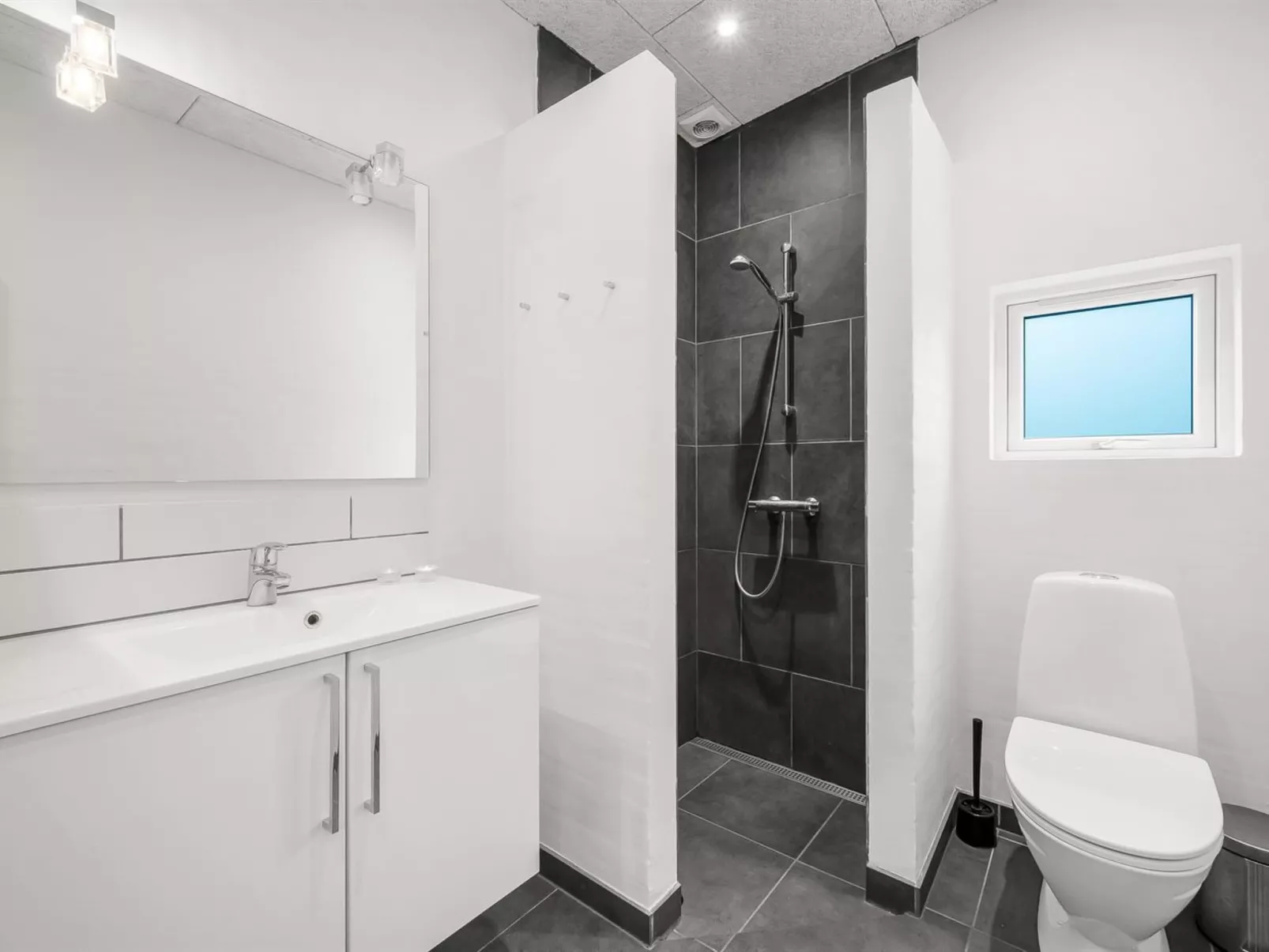 "Jarven" - 500m to the fjord-Dedans