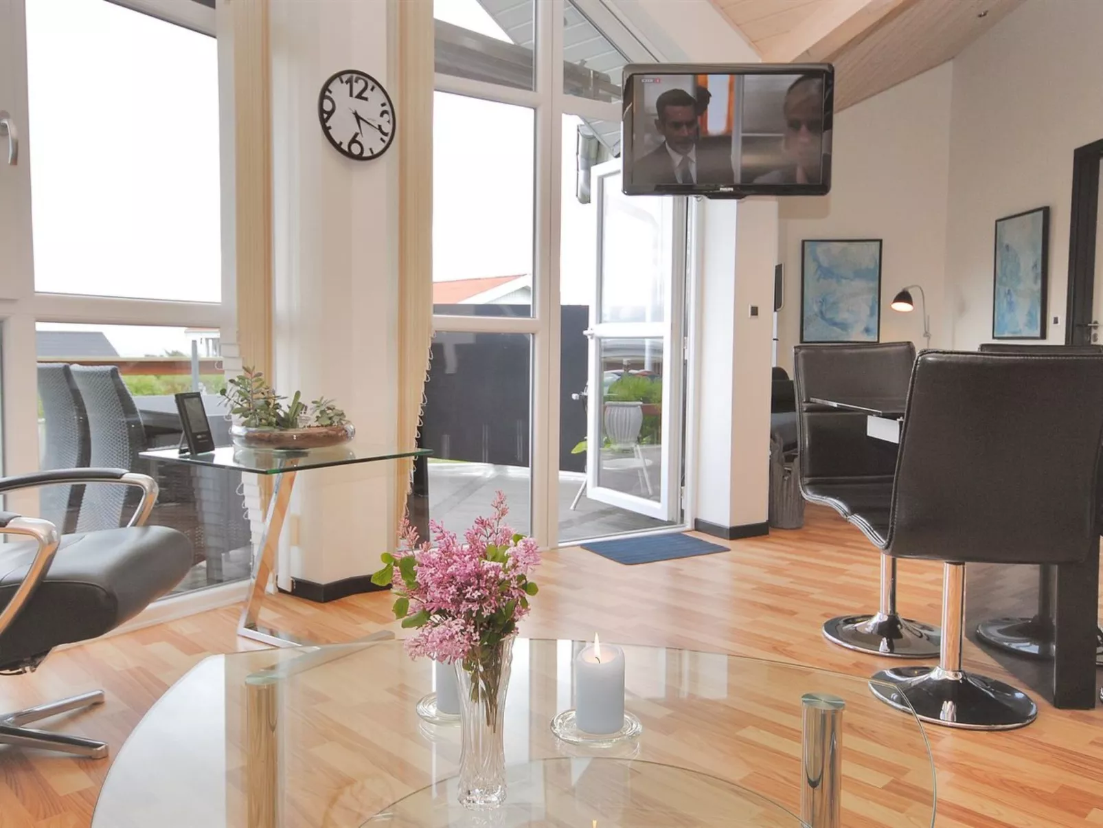 "Eberta" - 200m to the fjord-Dedans