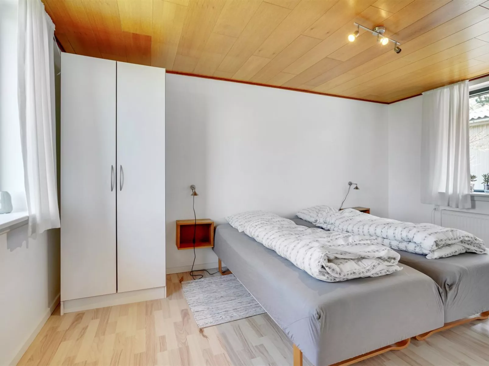 "Emin" - 100m from the sea-Drinnen