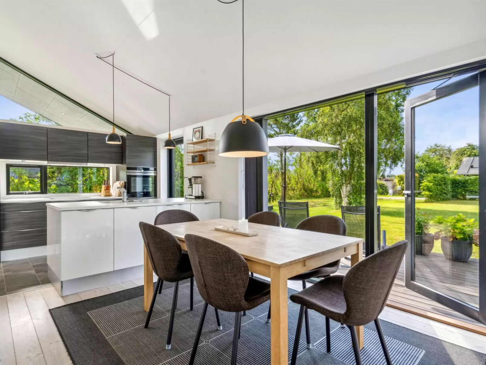 "Yukon" - 150m from the sea-Inside