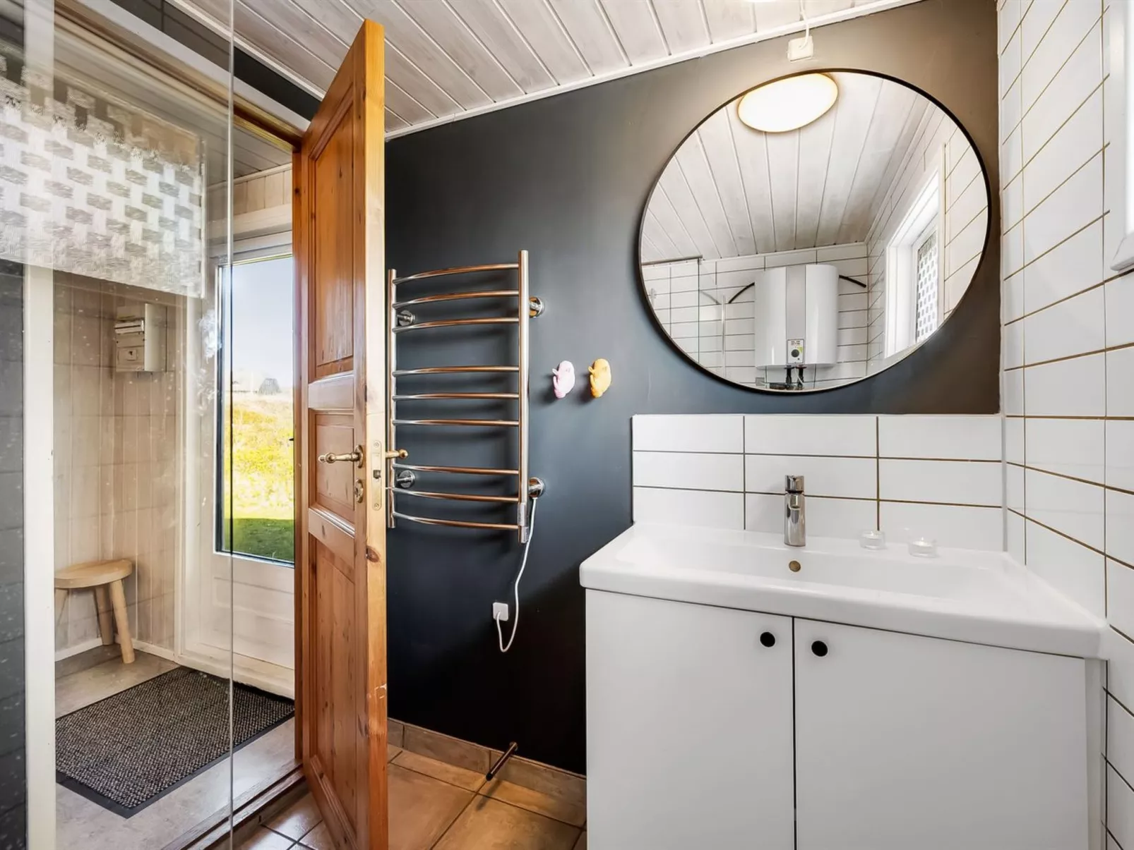 "Brigit" - 200m from the sea-Inside