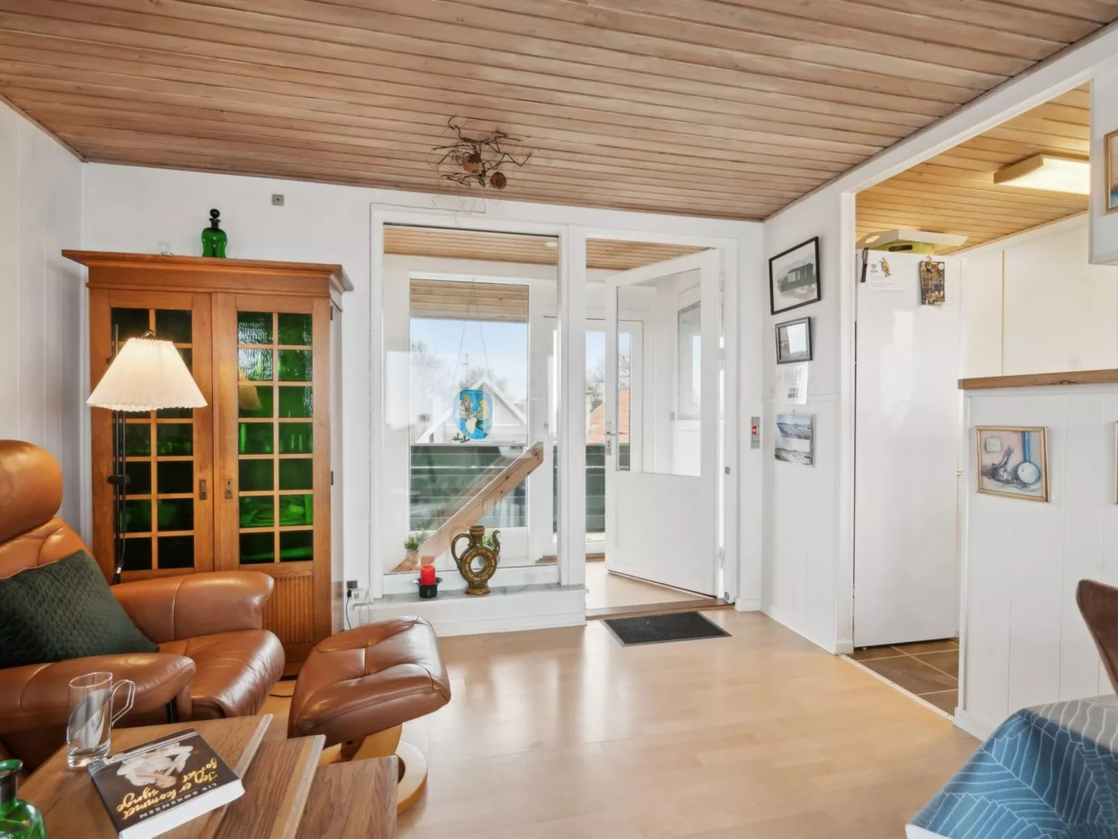 "Eldar" - 5m from the sea-Inside