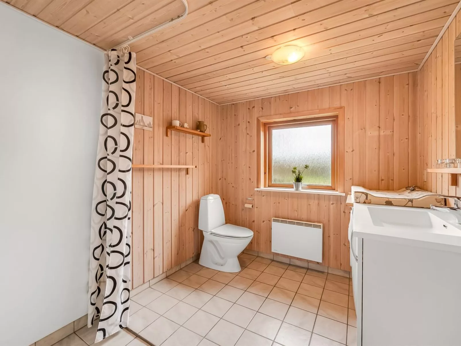 "Scarlet" - 400m to the fjord-Dedans