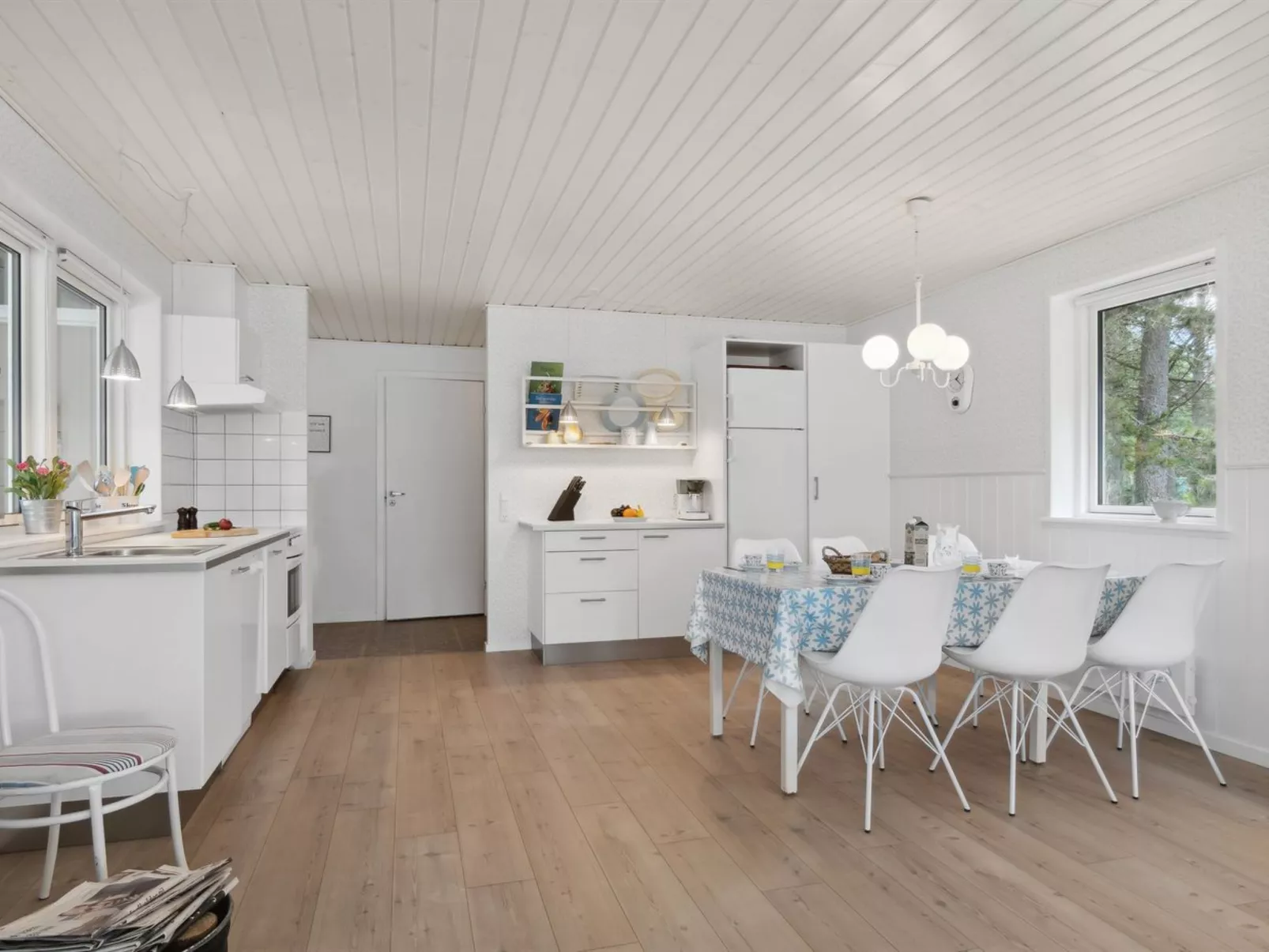 "Asla" - 400m from the sea-Drinnen