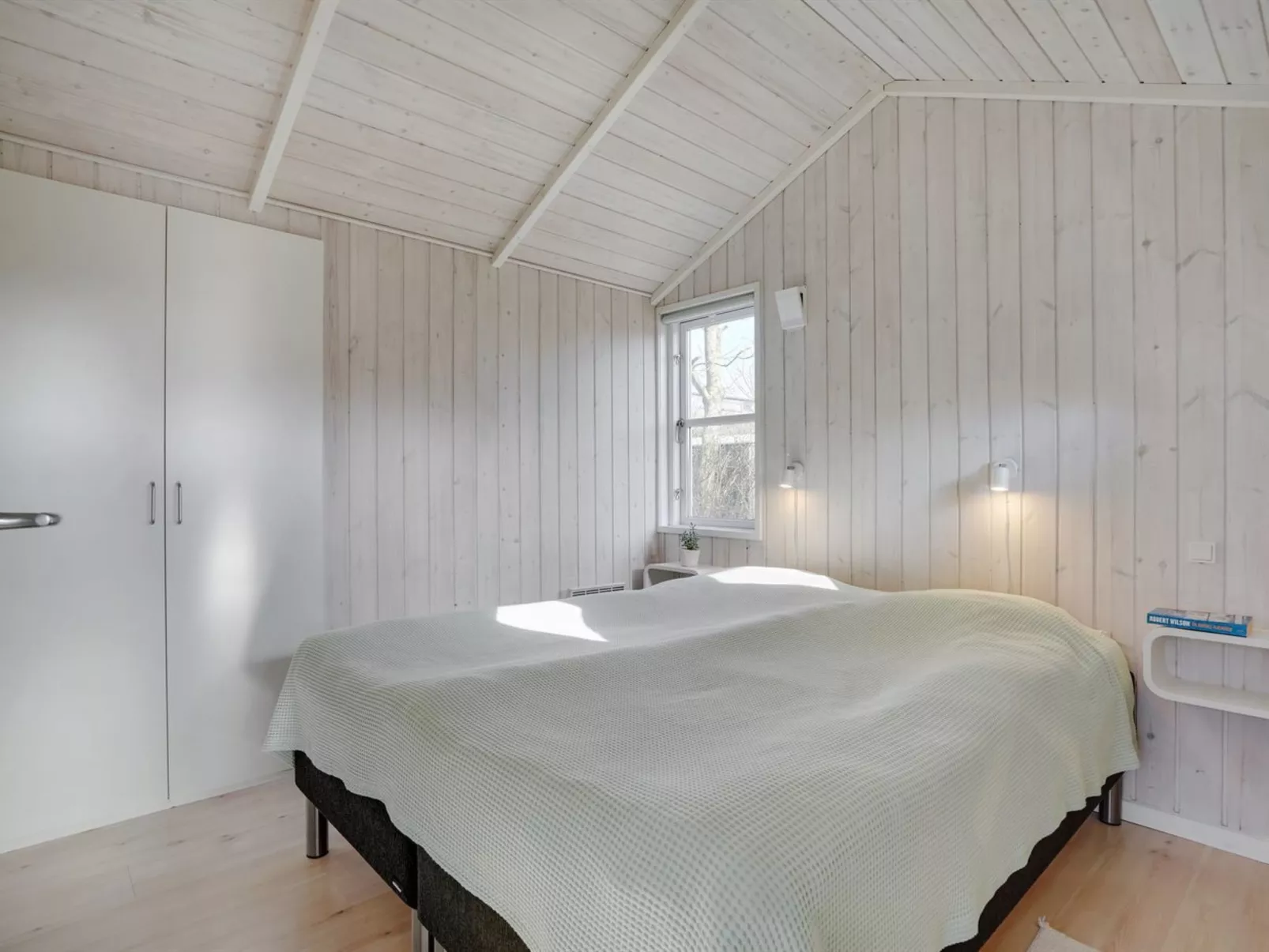 "Yara" - 1km to the fjord-Inside