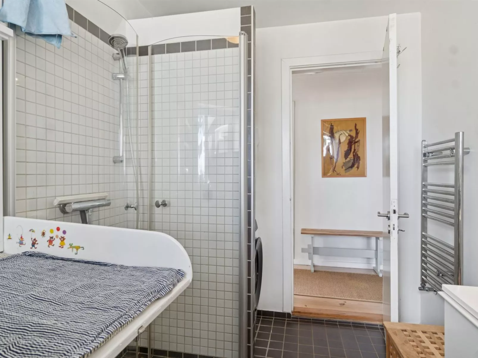 "Varma" - 25m from the sea-Drinnen