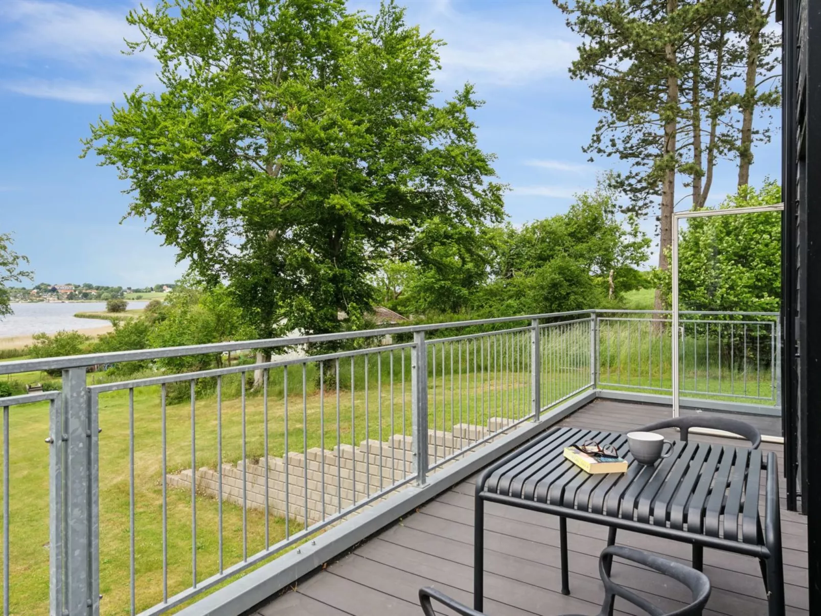 "Harka" - 100m to the fjord-Dehors