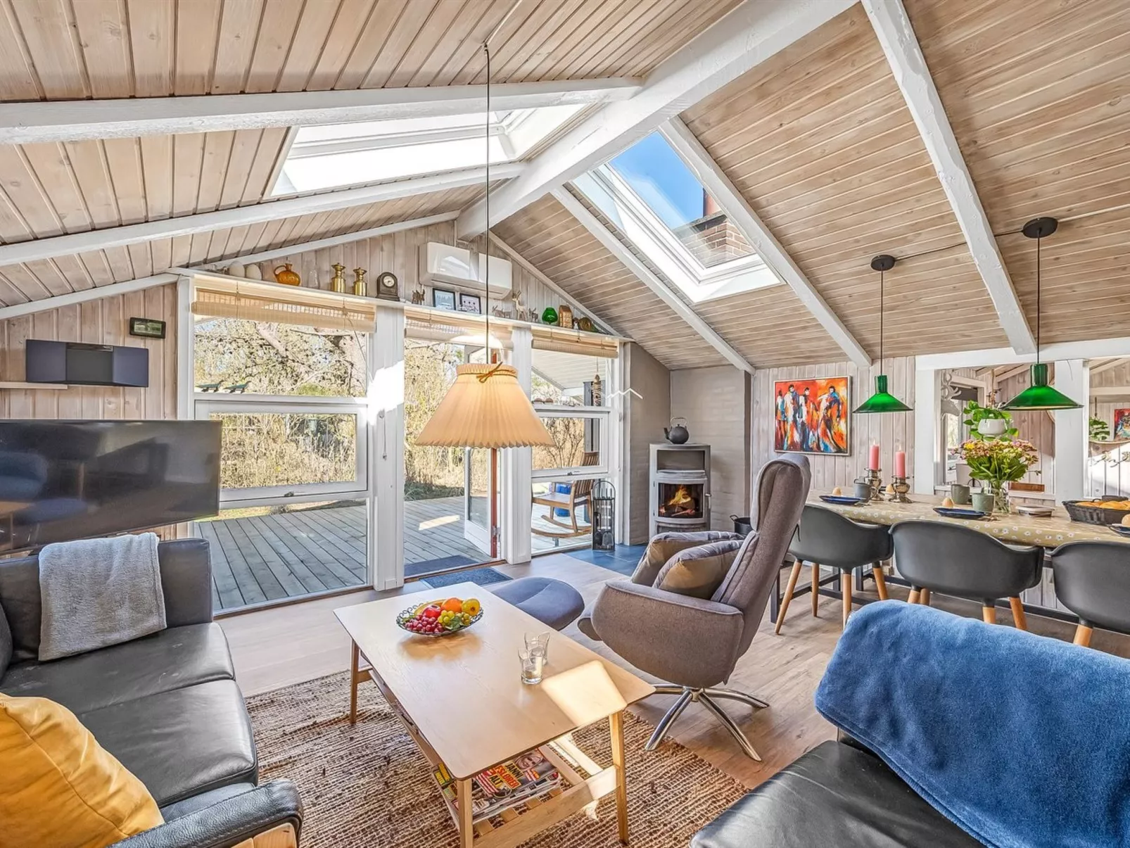 "Gunde" - 300m to the fjord-Inside