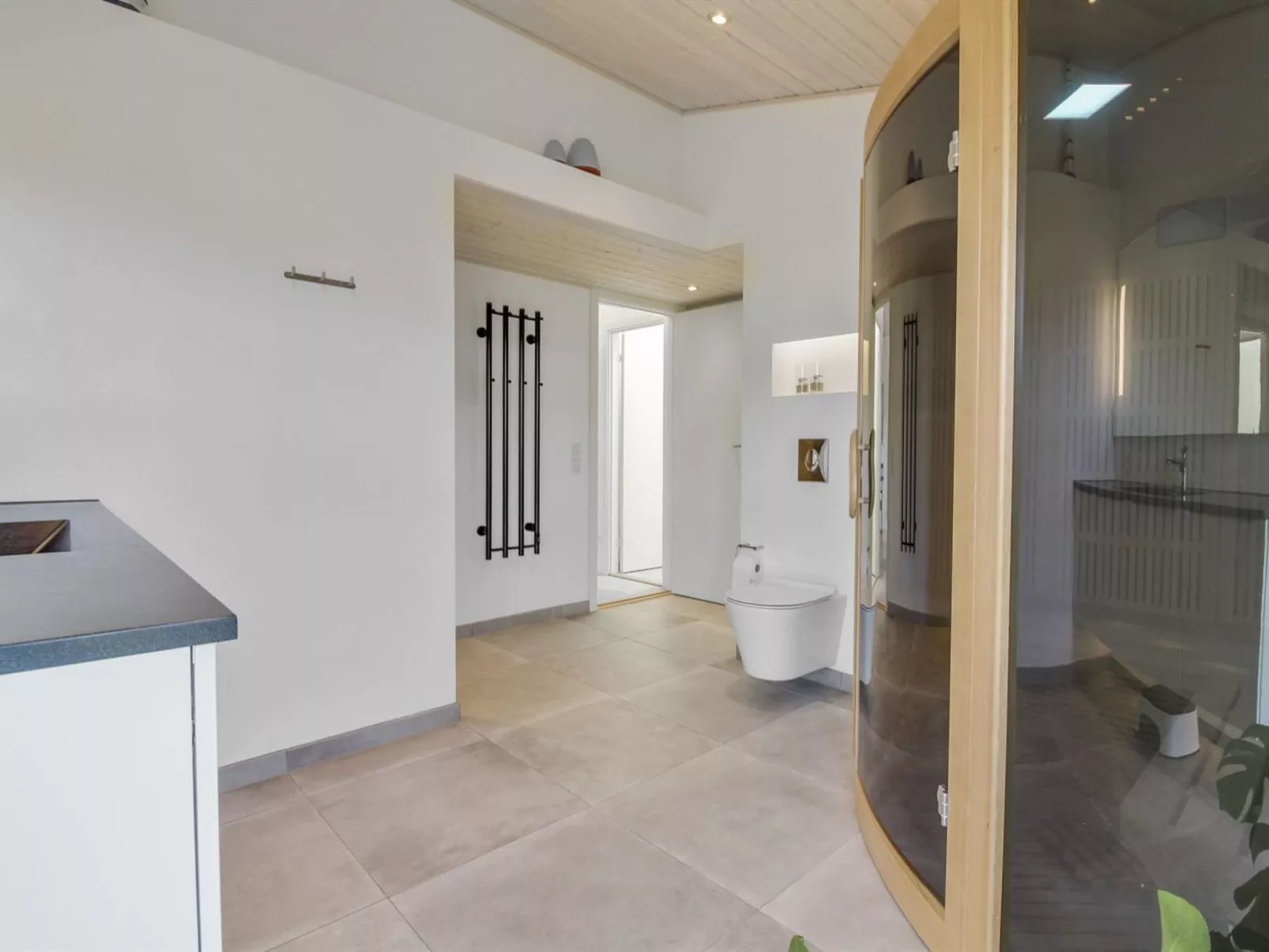 "Hroswitha" - 100m from the sea-Inside