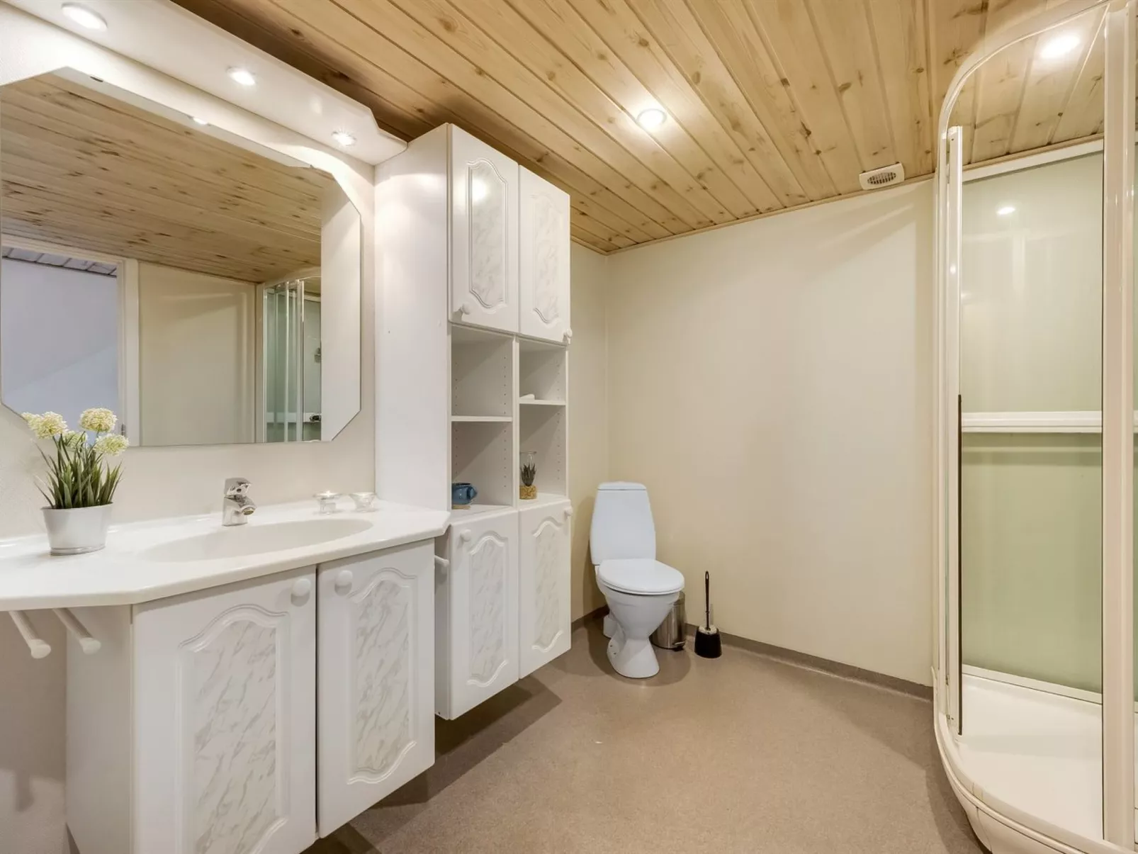 "Wilmar" - 1km to the fjord-Inside