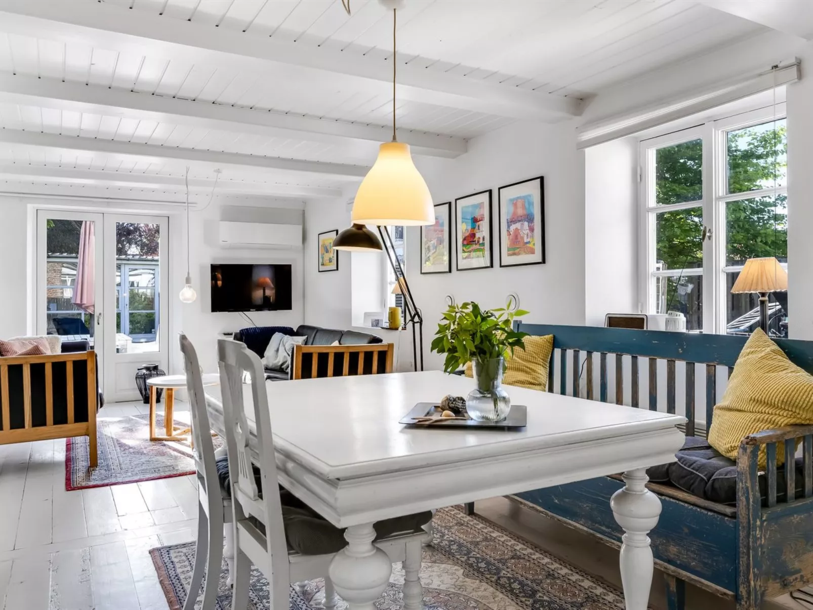 "Elma" - 24km from the sea-Drinnen