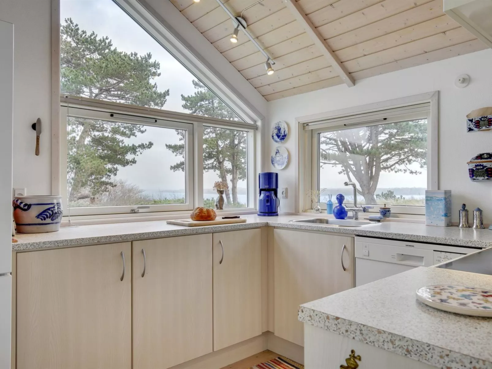 "Bosilka" - 75m from the sea-Inside