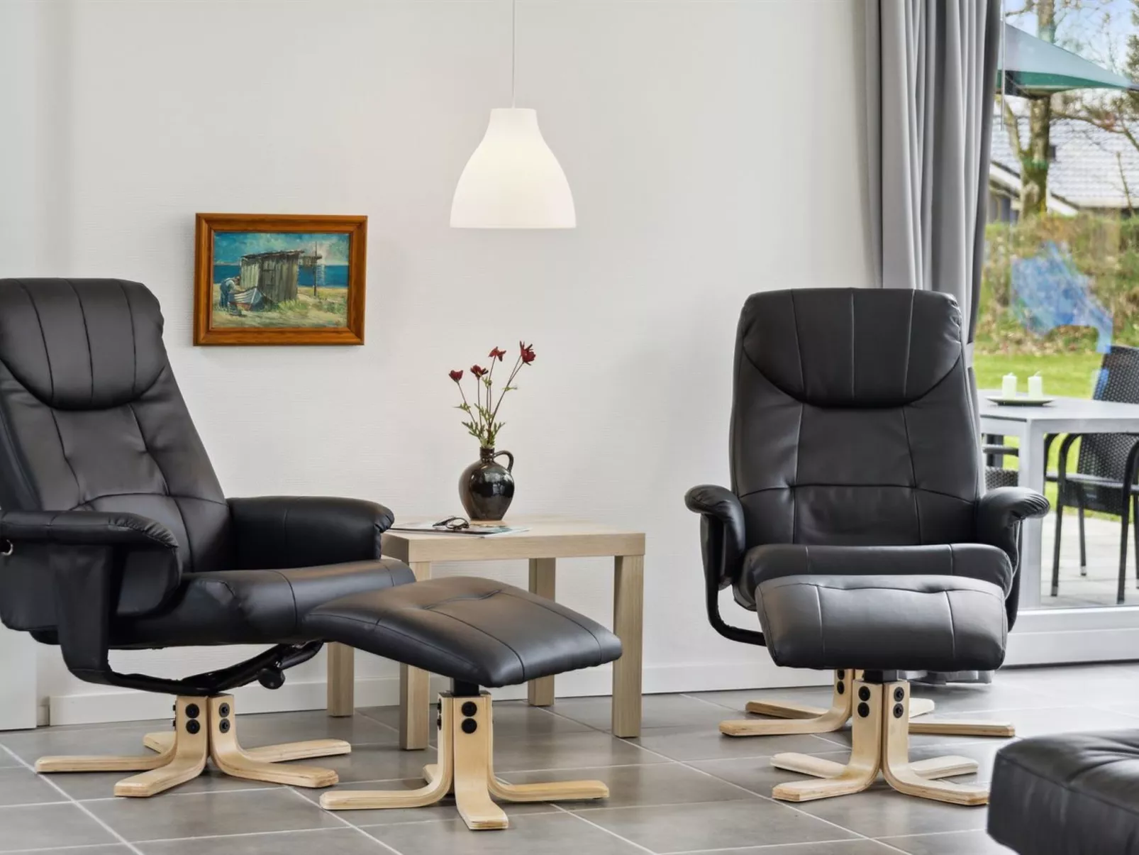 "Human" - 10.5km from the sea-Inside