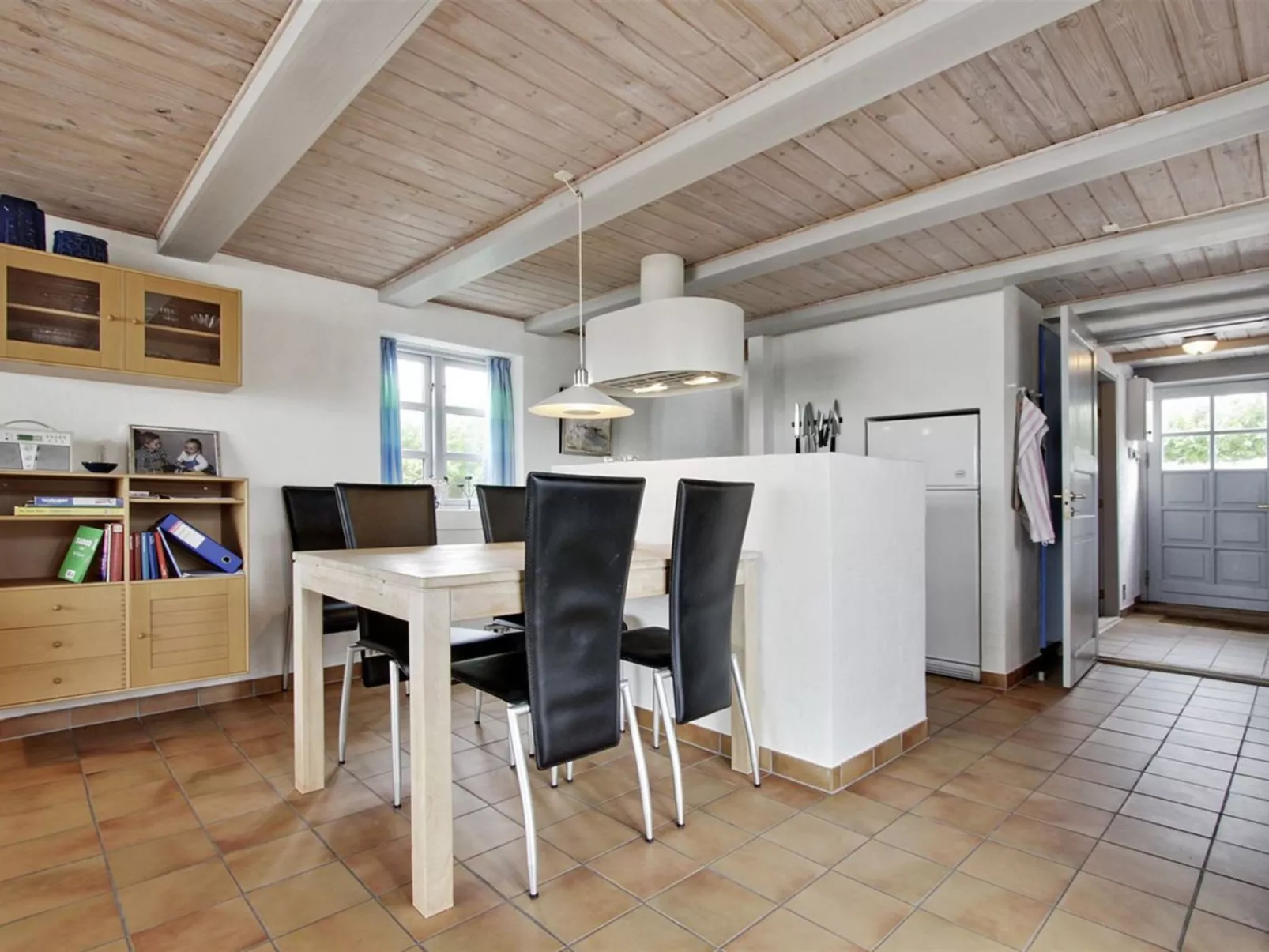 "Pauliina" - 10m to the fjord-Drinnen