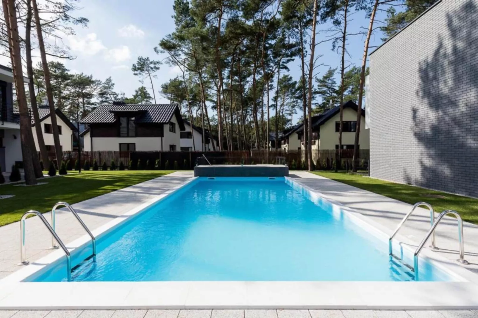 Domy szeregowe z dostępem do basenu Pobierowo-Swimming pool