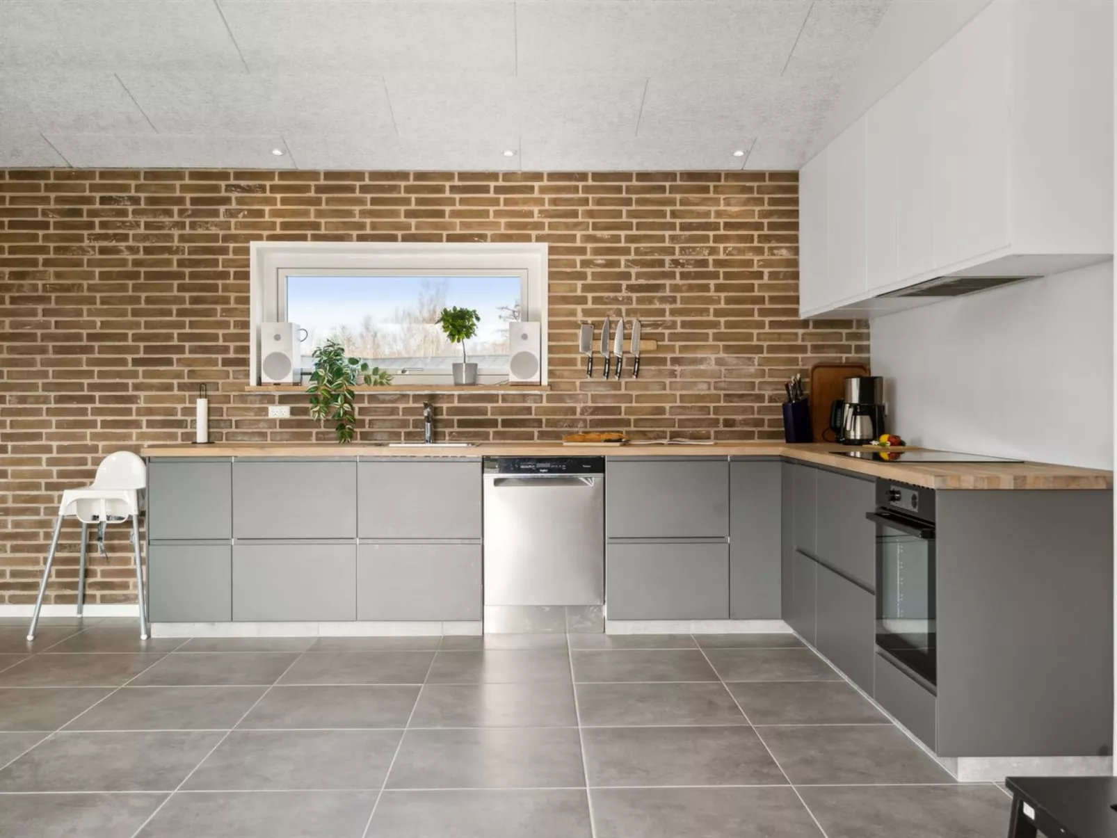 "Asel" - 350m from the sea-Inside