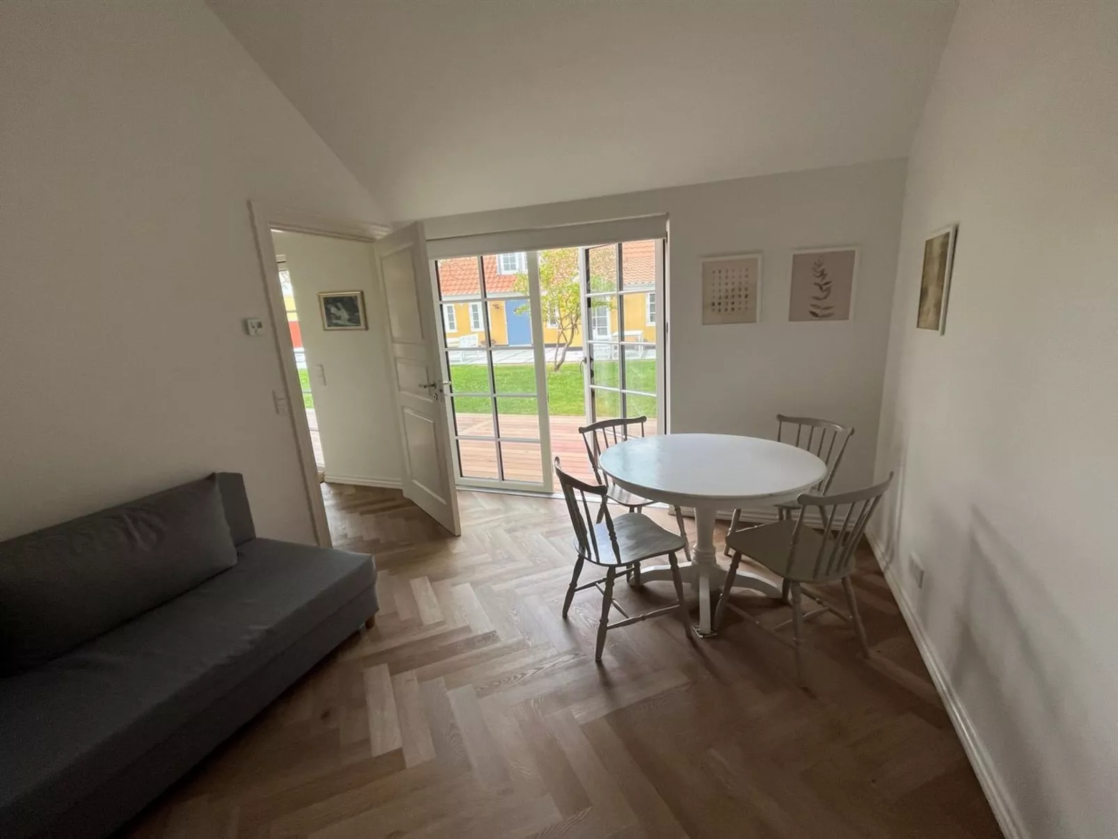 "Skrollan" - 100m from the sea-Inside