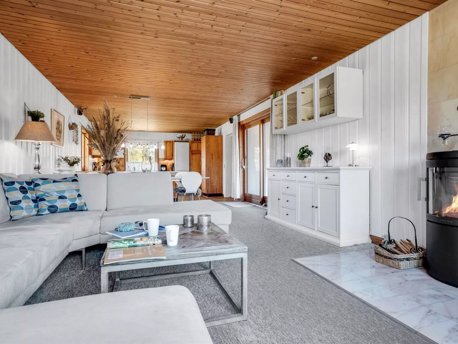 "Hakon" - 550m from the sea-Drinnen