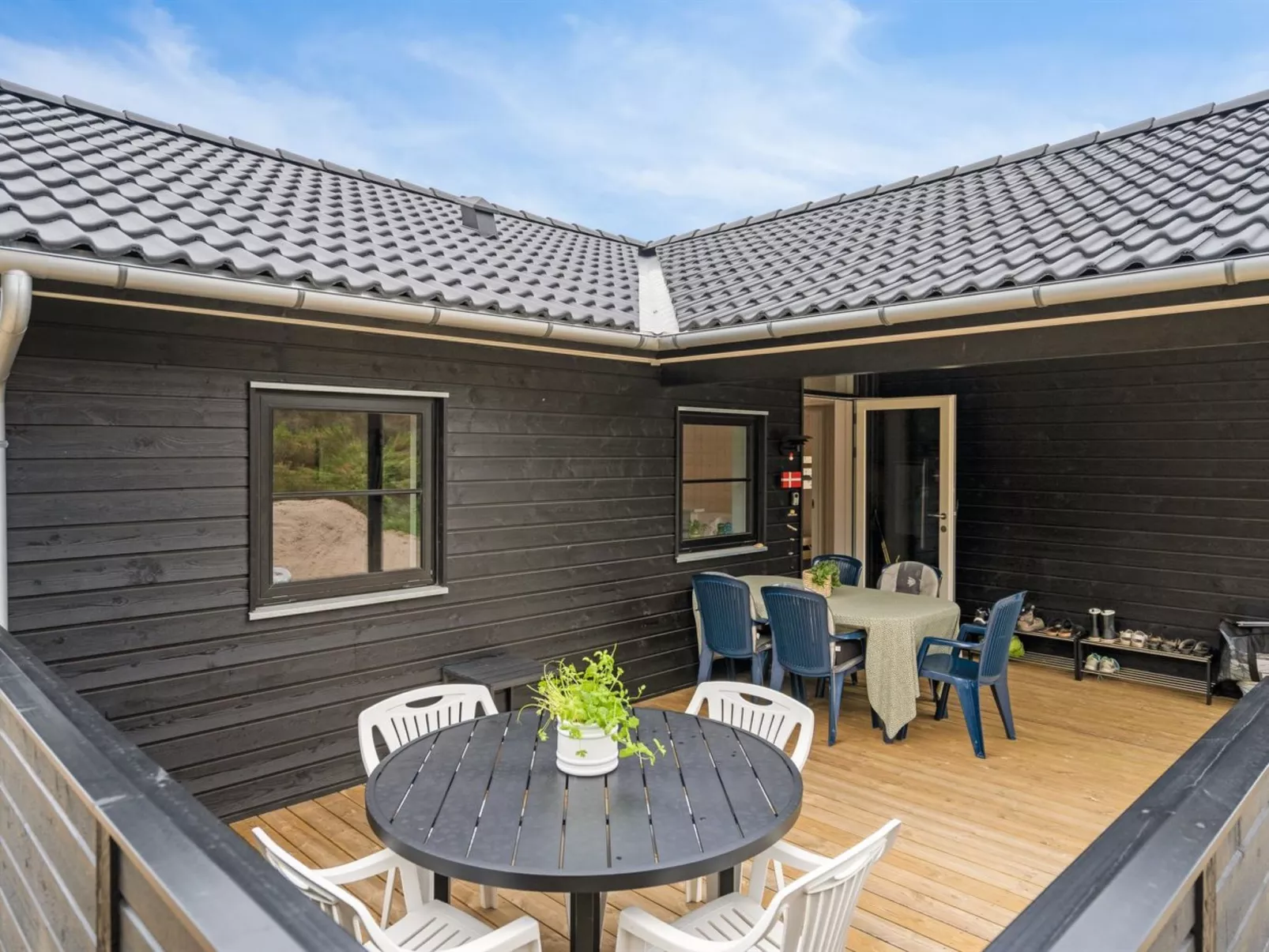 "Annvy" - 400m from the sea-Outside