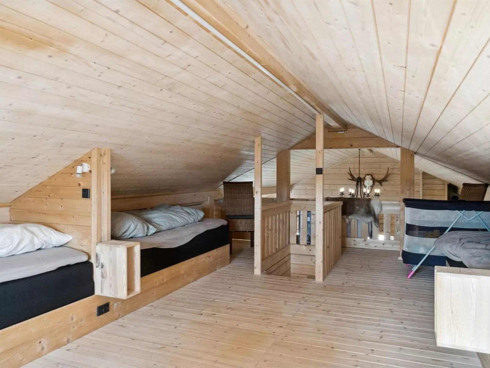 "Vicktoria" - 1.5km from the sea-Inside