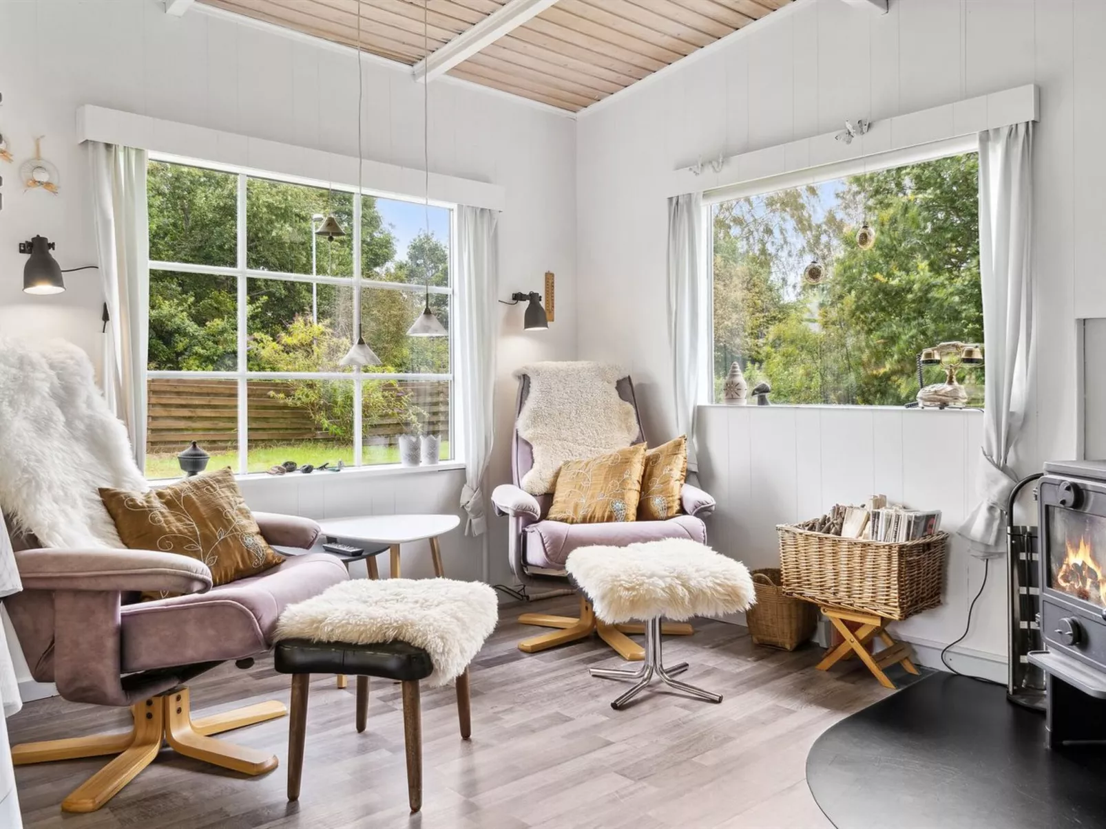 "Aslak" - 600m from the sea-Drinnen