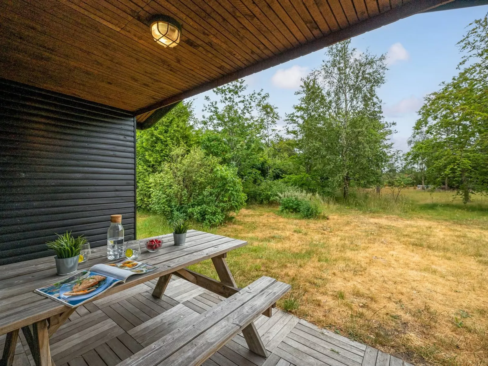 "Fifi" - 200m to the fjord-Outside