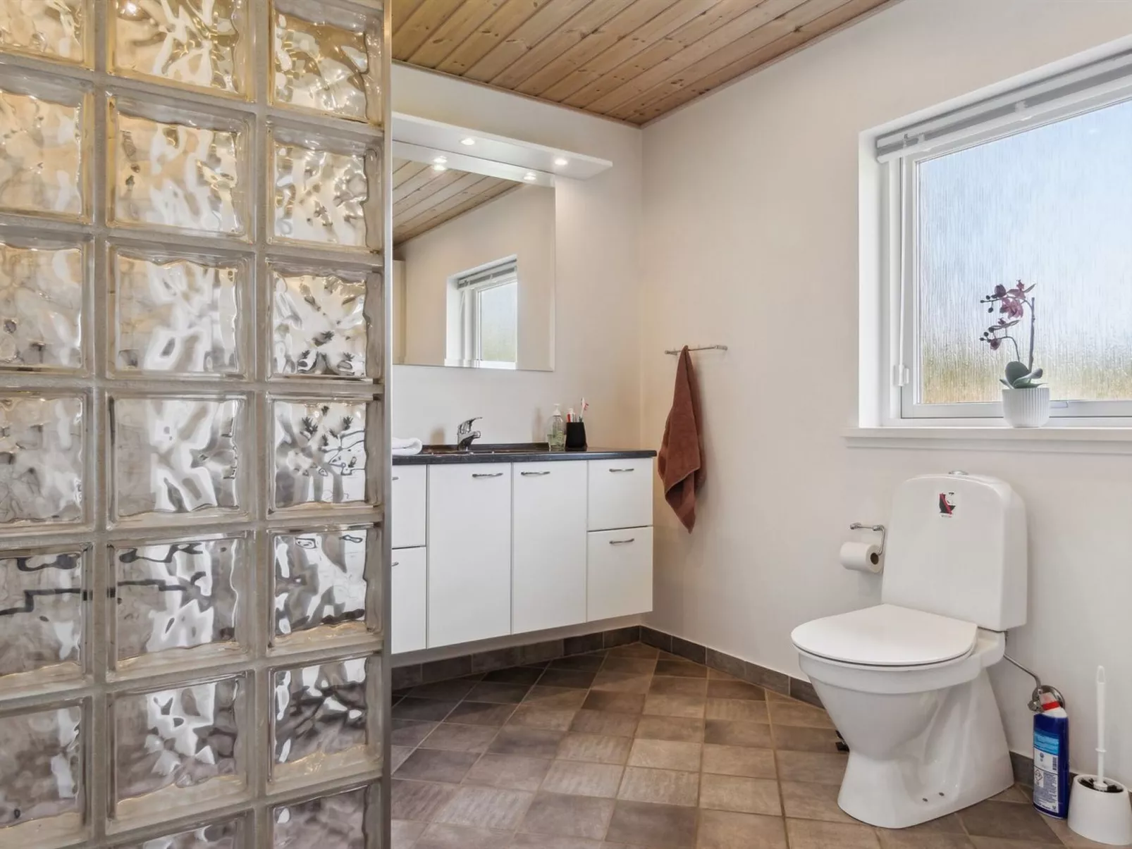 "Asvalde" - 200m to the fjord-Dedans