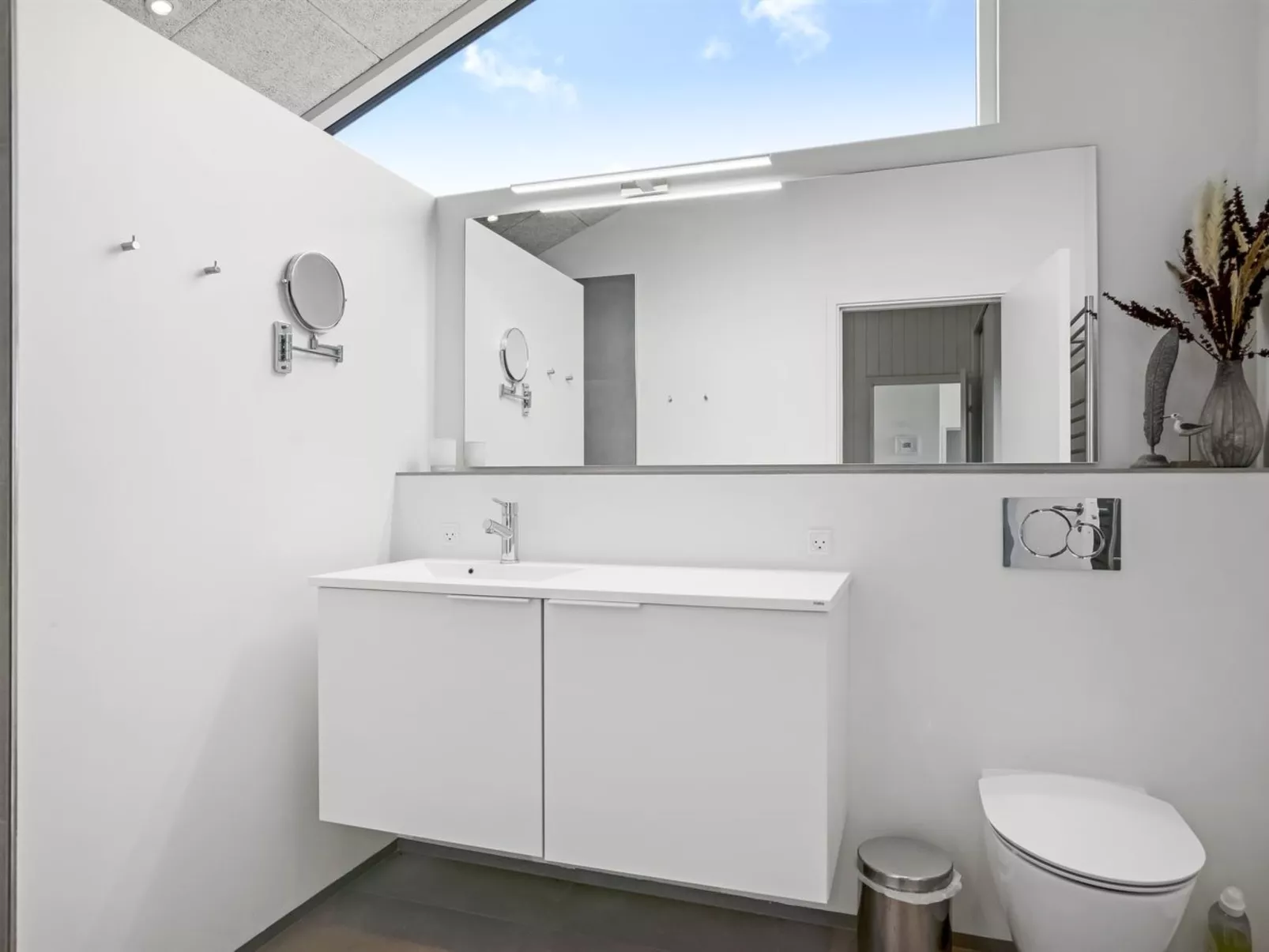 "Egil" - 1.5km from the sea-Drinnen