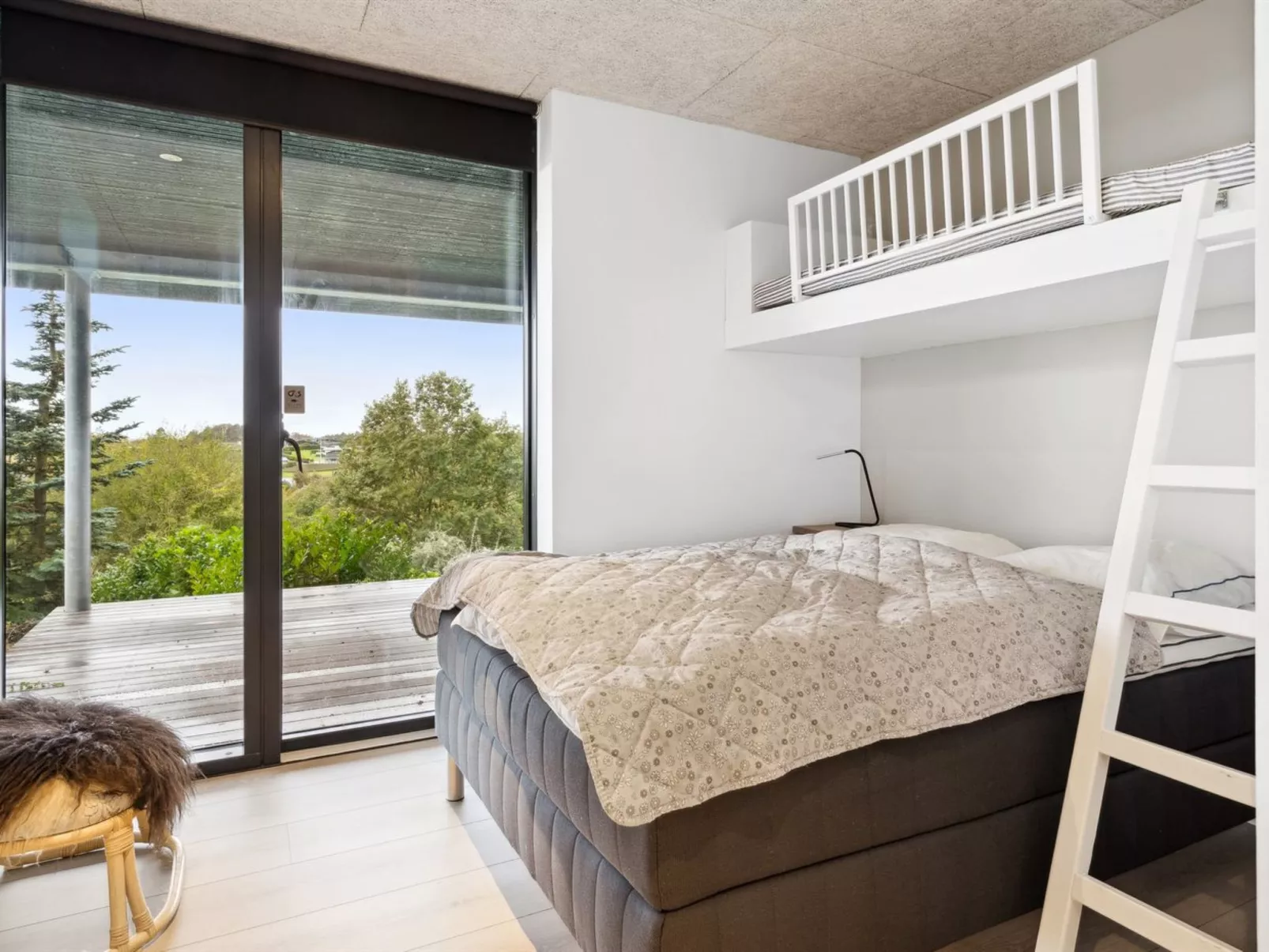 "Iarund" - 600m from the sea-Inside