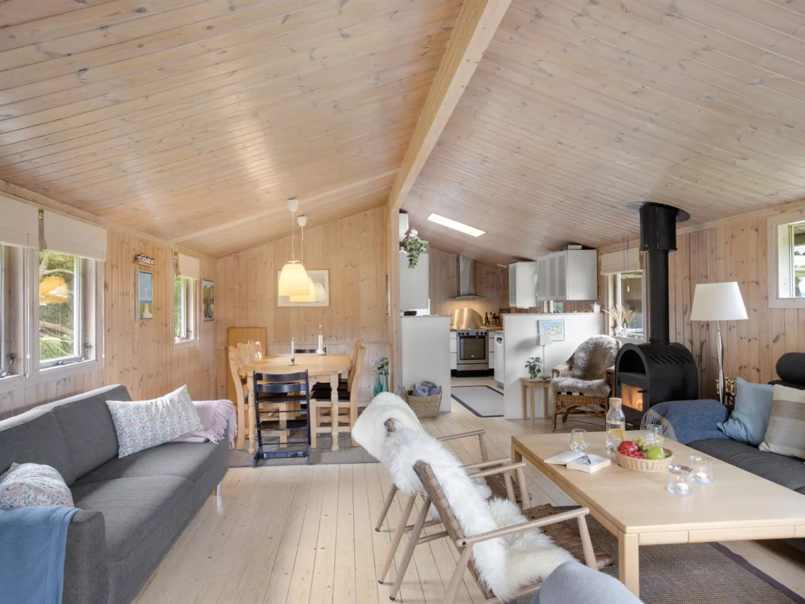 "Thrineke" - 600m from the sea-Inside