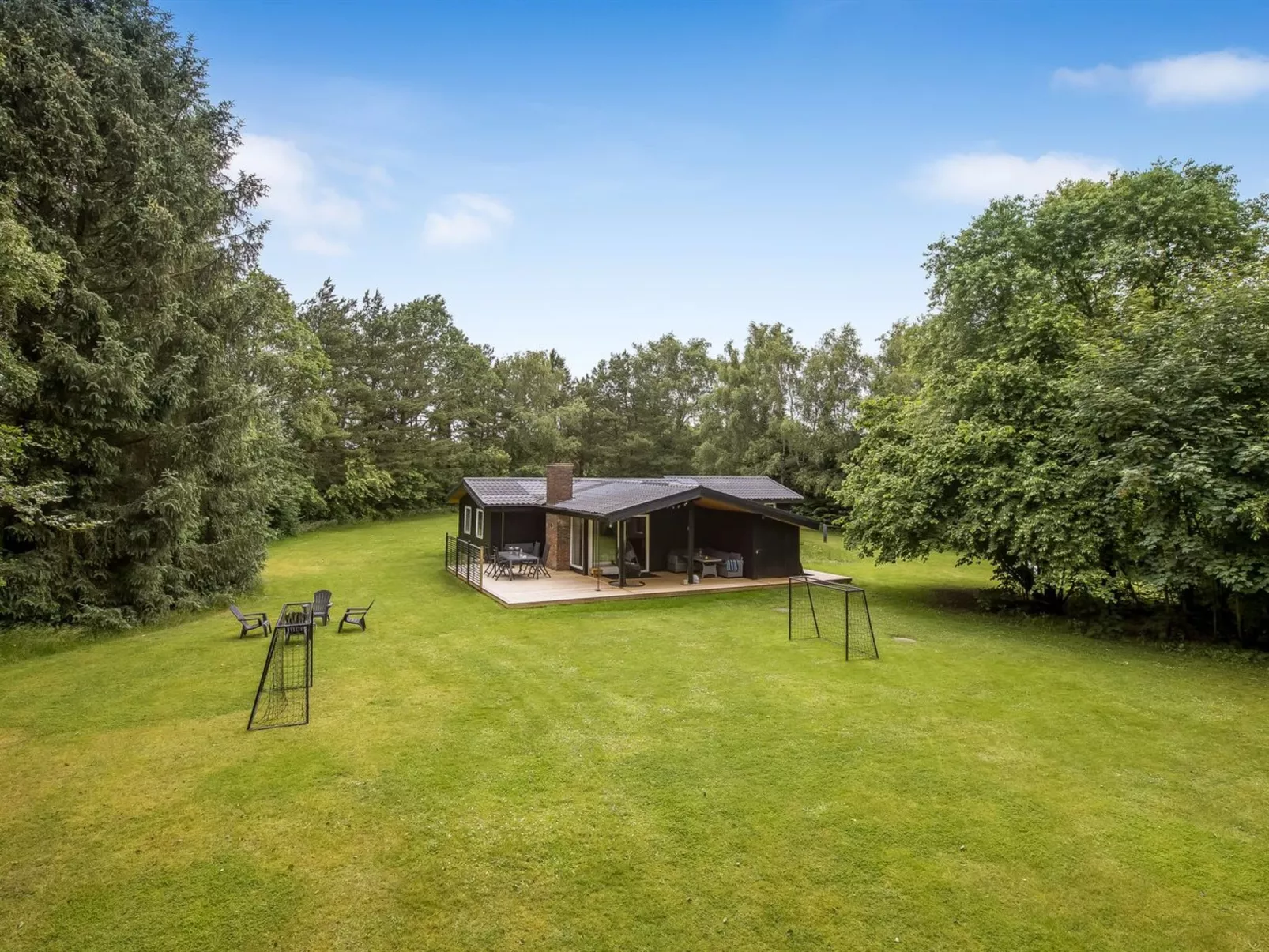 "Gudrid" - 250m to the fjord-Outside