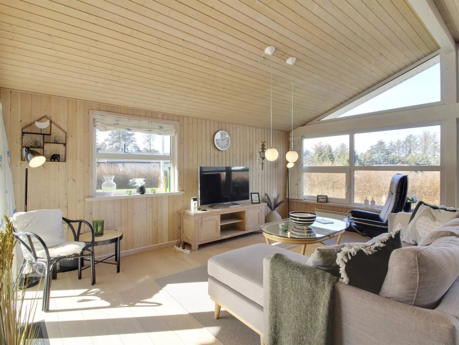 "Fridhild" - 875m from the sea-Drinnen