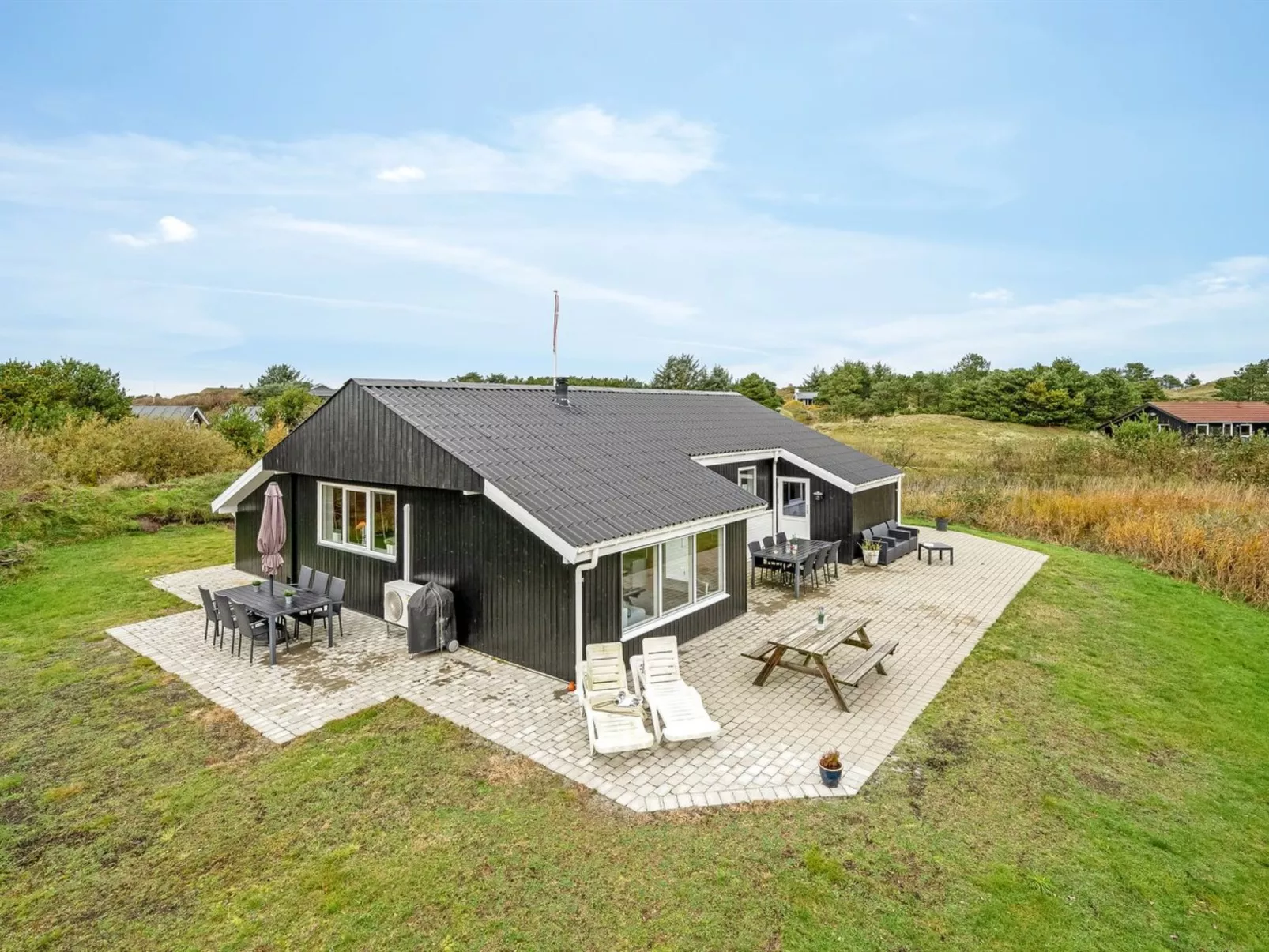 "Eloise" - 400m from the sea-Outside