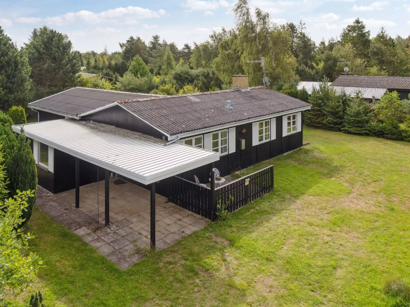 "Brunhilde" - 850m from the sea-Outside