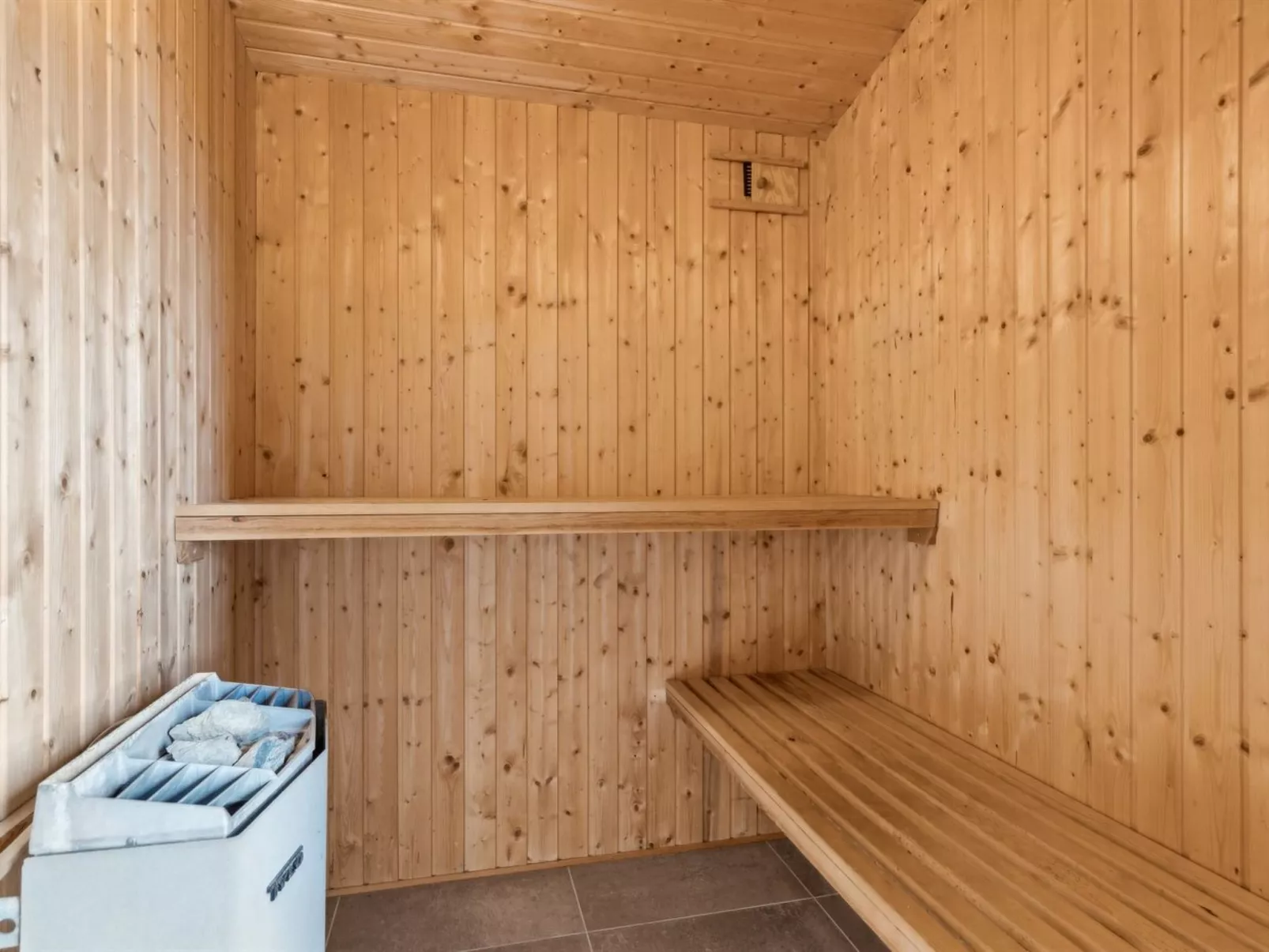 "Liesel" - 700m from the sea-Inside