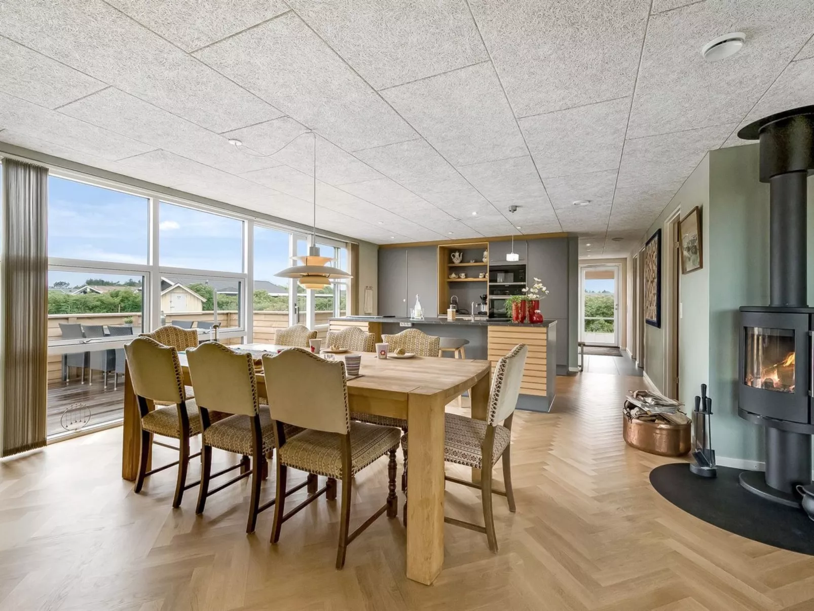 "Thorid" - 800m from the sea-Inside