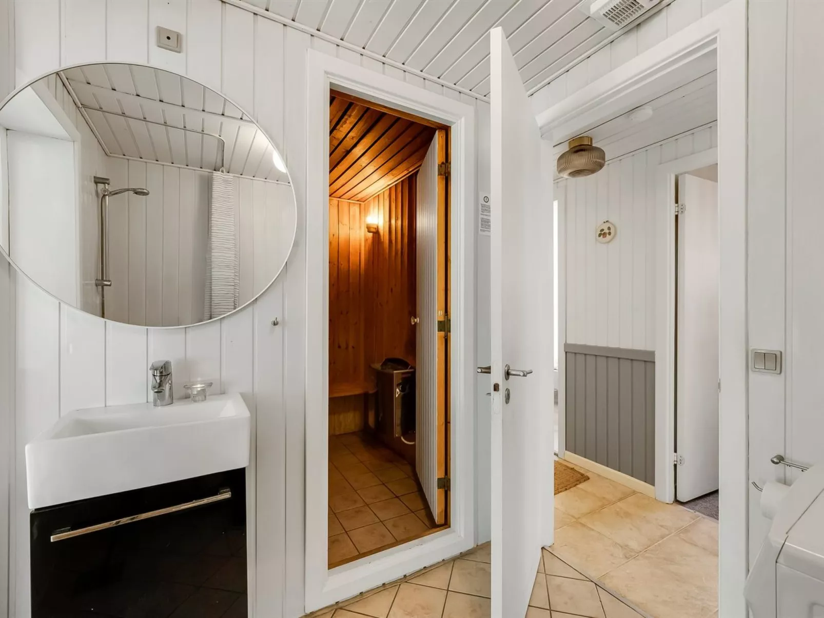 "Jerrit" - 1.4km from the sea-Drinnen