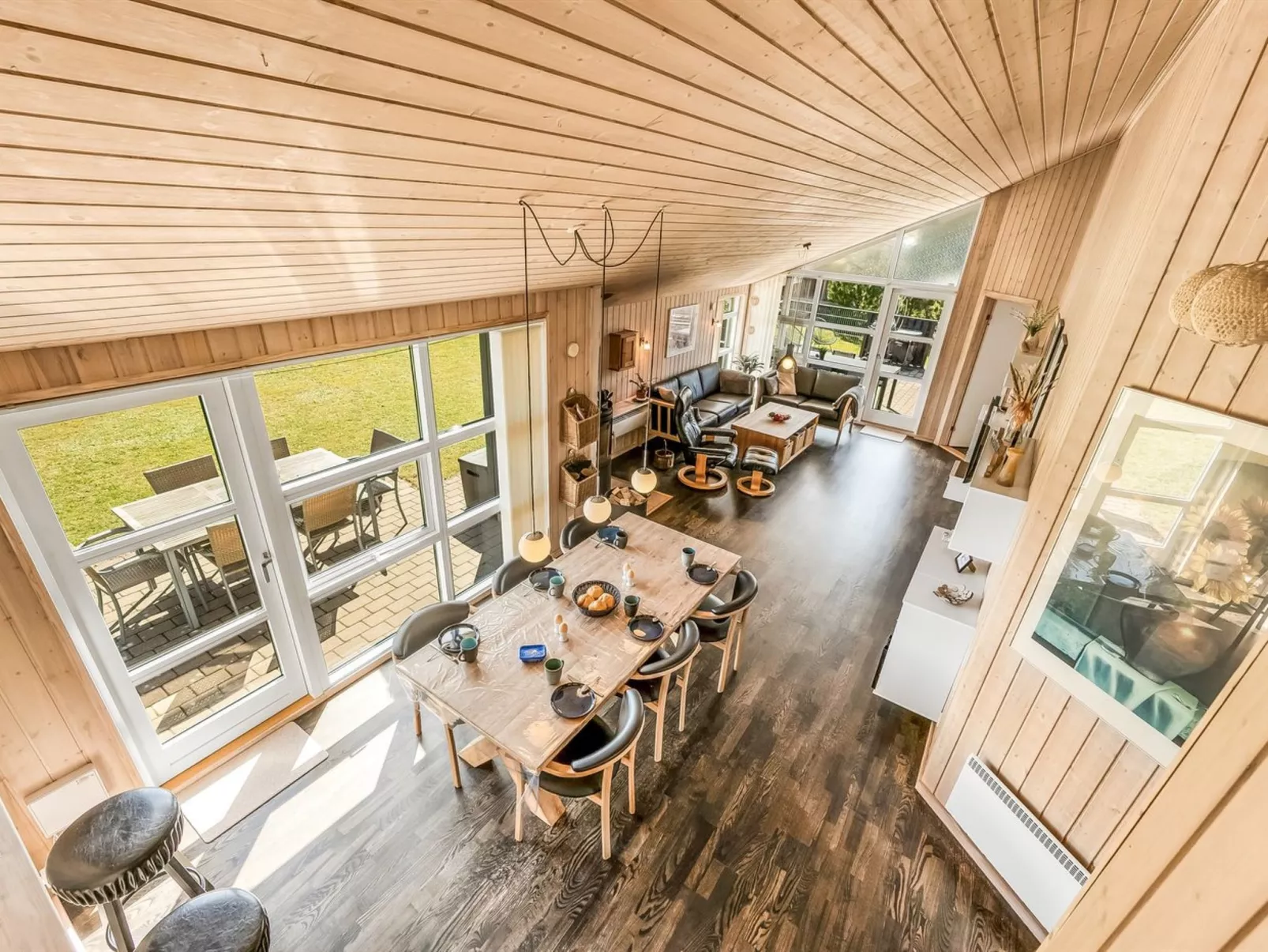 "Rekke" - 300m to the fjord-Dedans