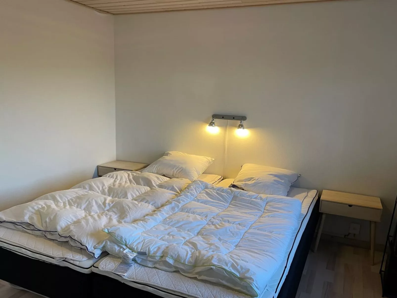 "Ingward" - 750m from the sea-Dedans