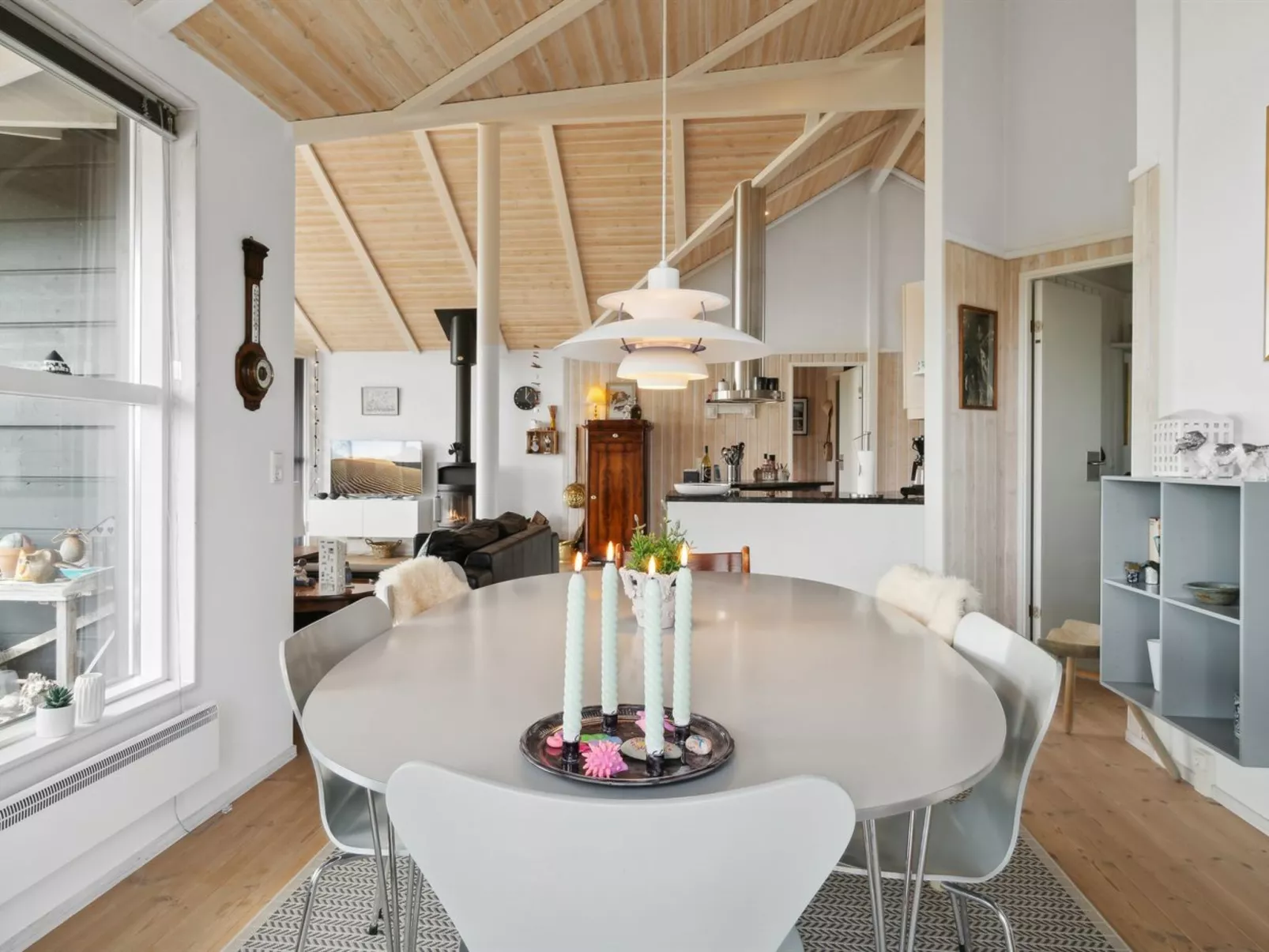 "Elspeth" - 25m from the sea-Inside